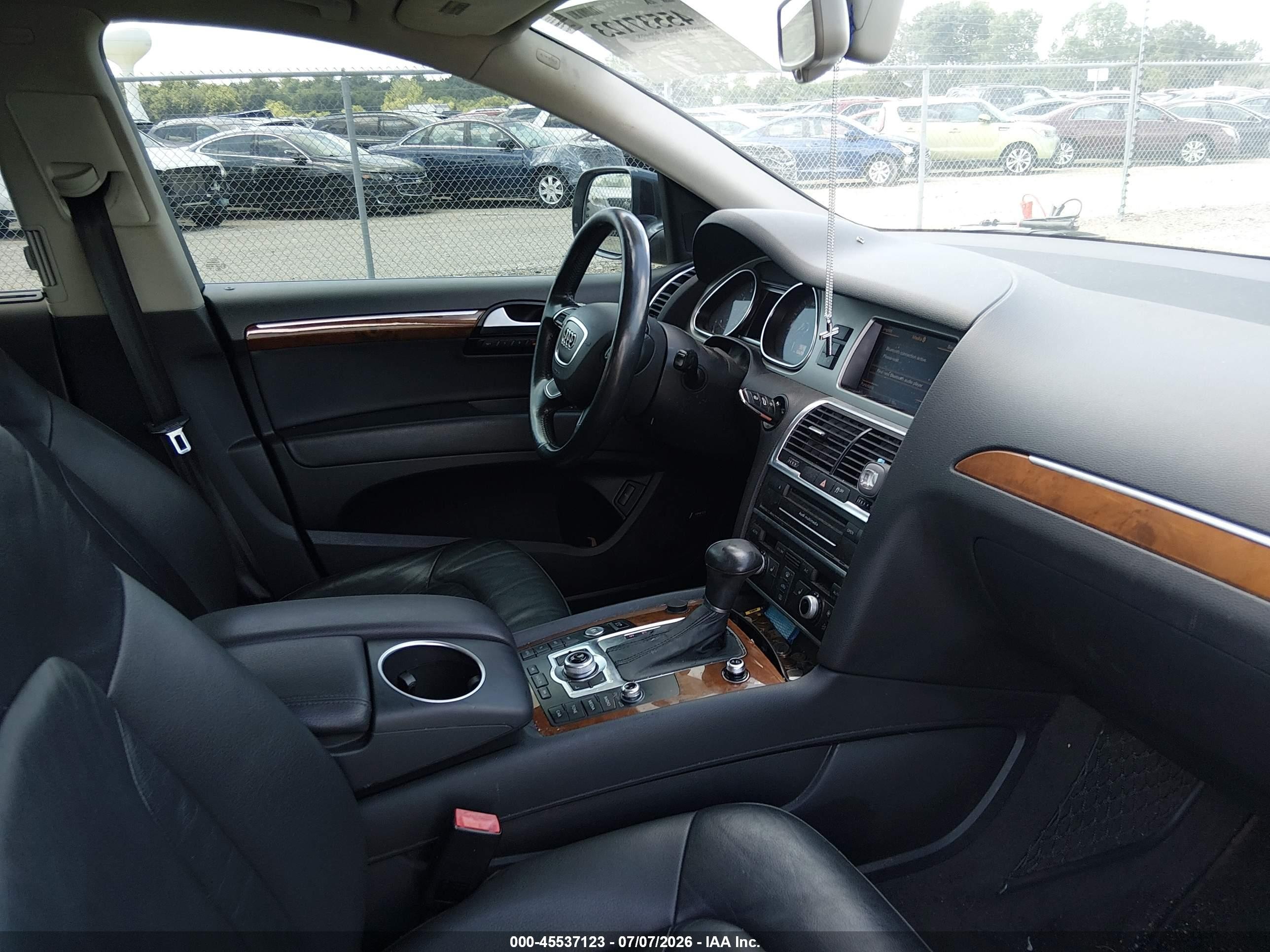 2015 Audi Q7 3.0t Premium Gray vin: WA1LGAFE3FD009899