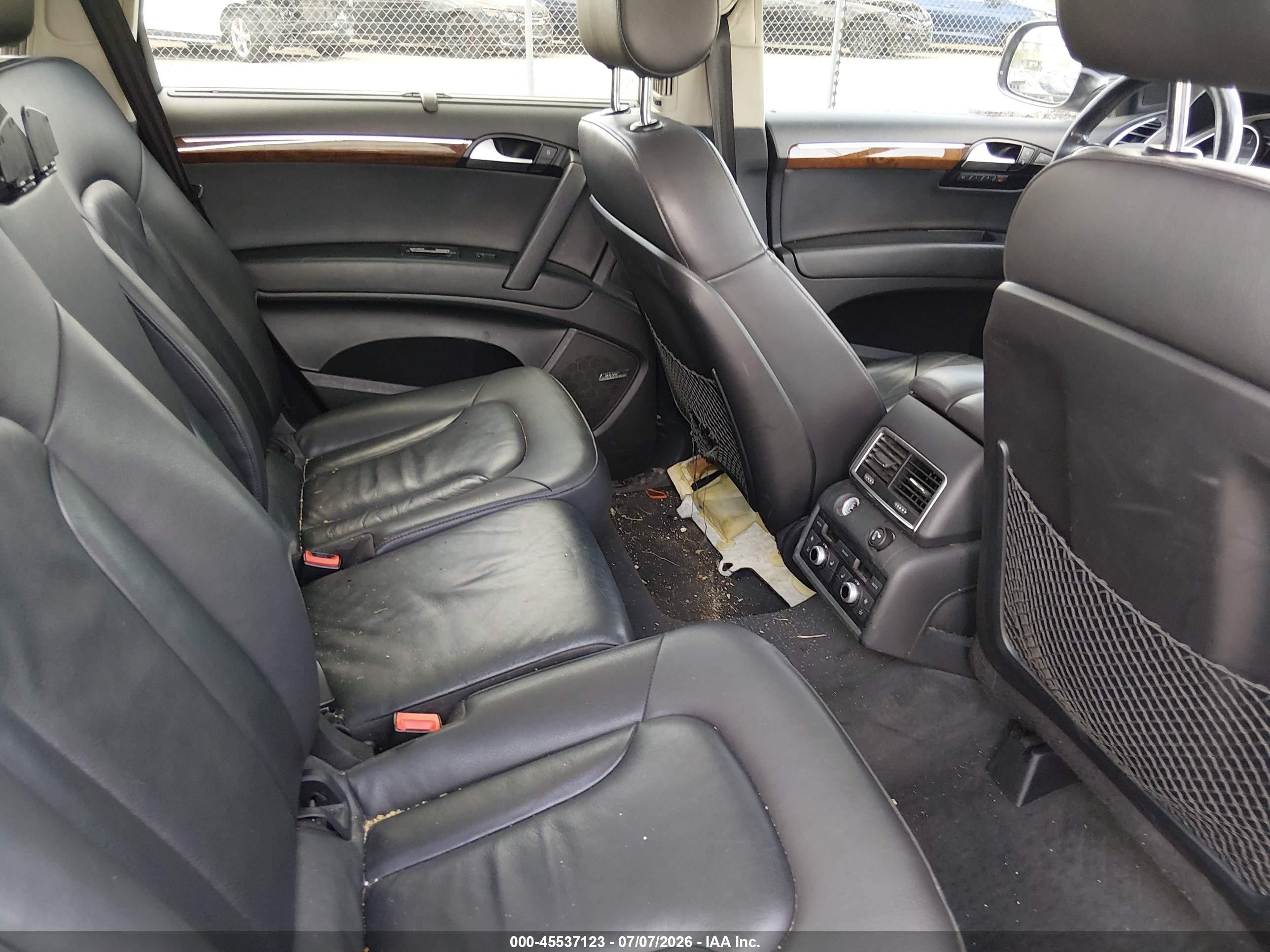 2015 Audi Q7 3.0t Premium Gray vin: WA1LGAFE3FD009899