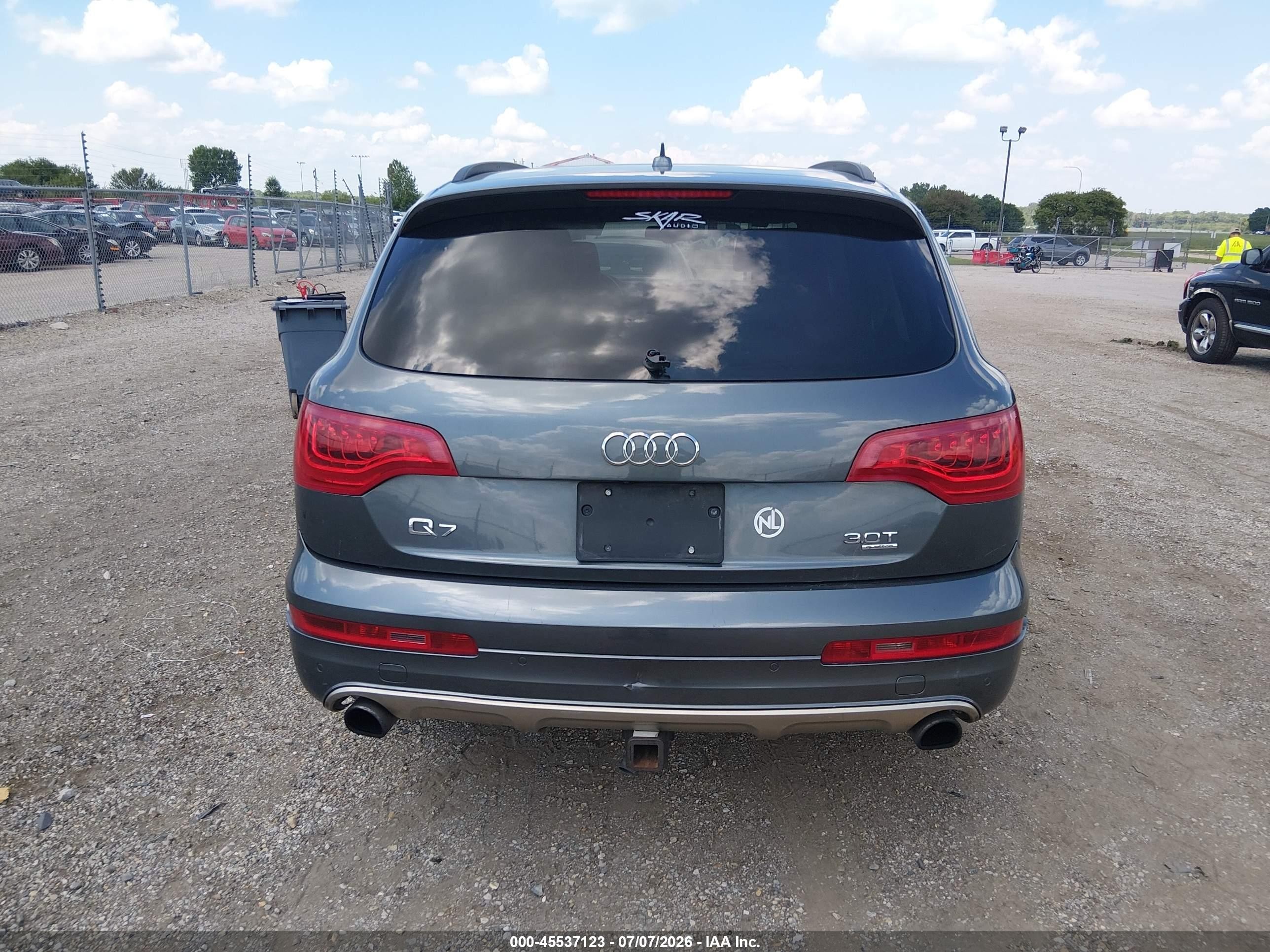 2015 Audi Q7 3.0t Premium Gray vin: WA1LGAFE3FD009899