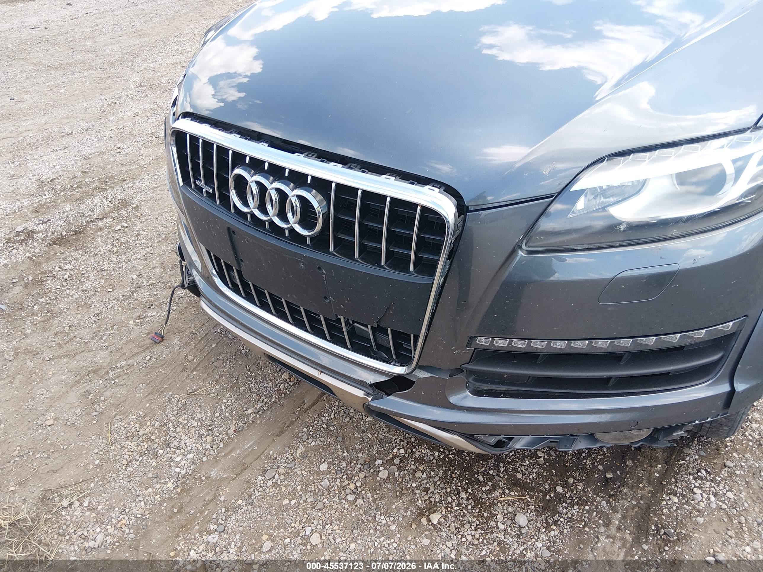 2015 Audi Q7 3.0t Premium Gray vin: WA1LGAFE3FD009899