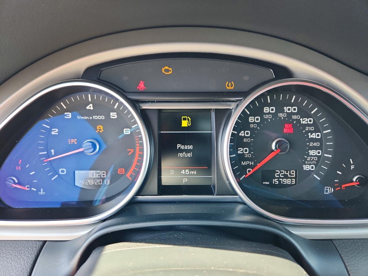 2015 Audi Q7 Premium Plus Серебряный vin: WA1LGAFE3FD030056