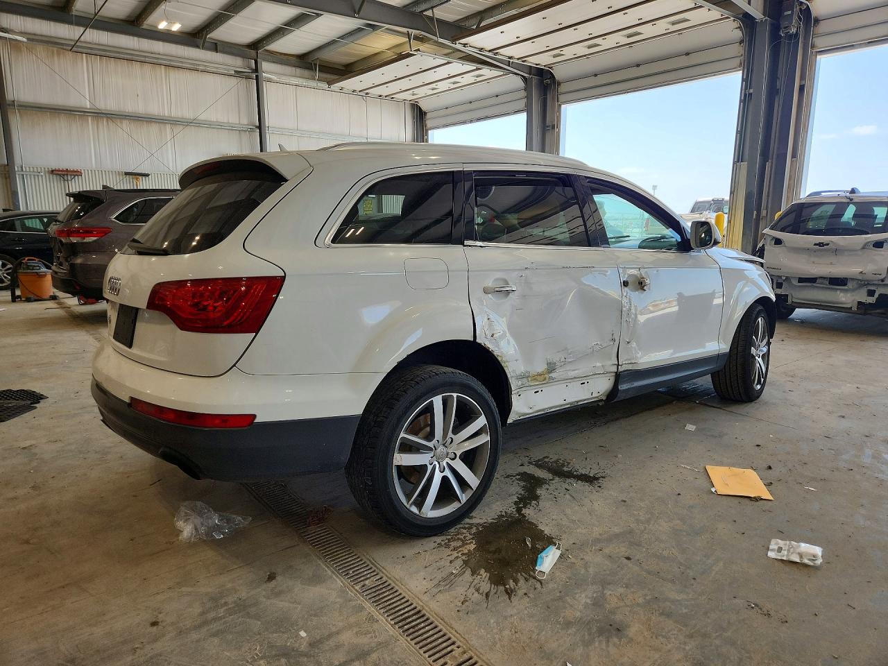 2011 Audi Q7 Premium Plus Gray vin: WA1LGAFE4BD005581