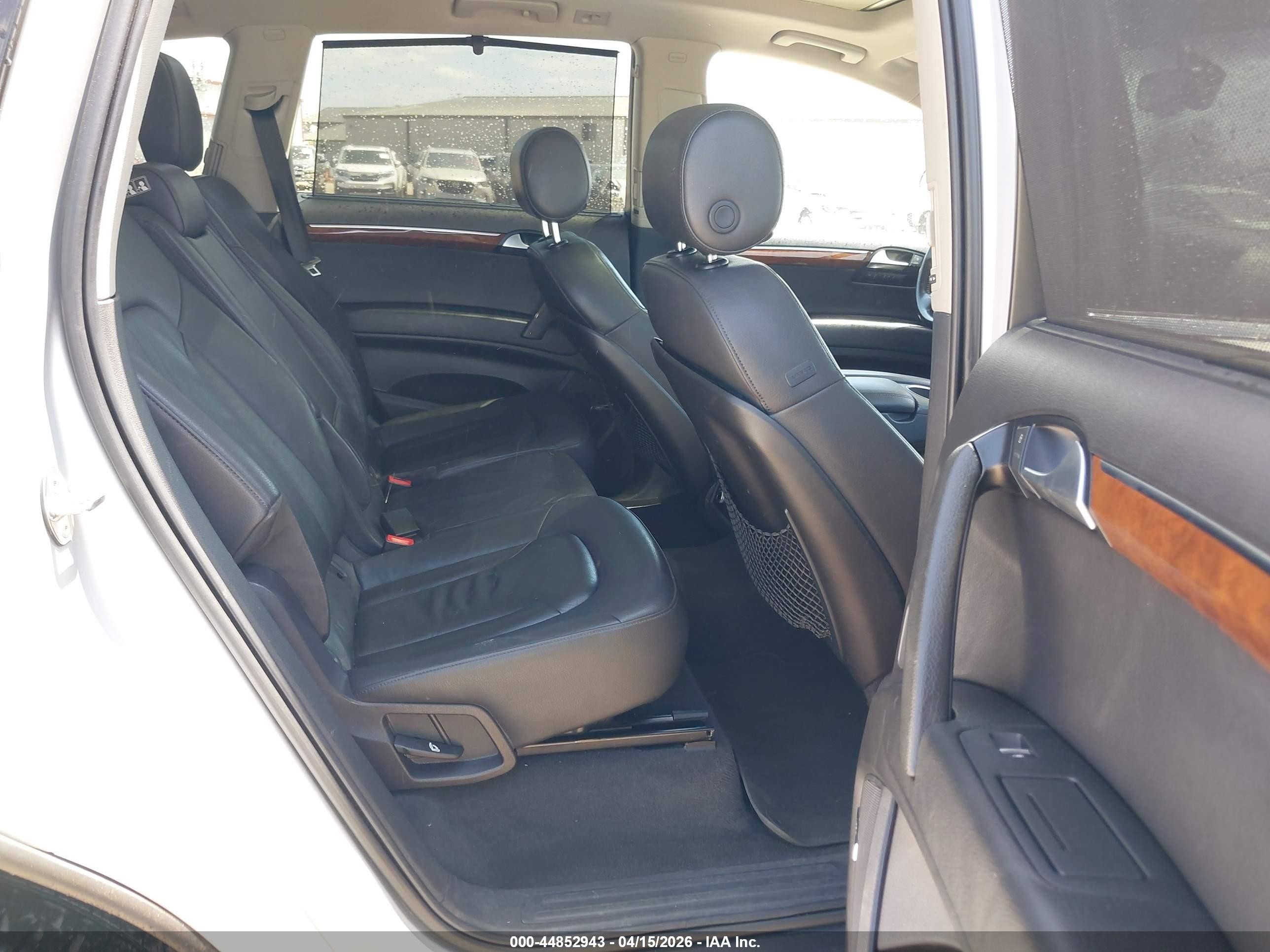2014 Audi Q7 3.0t Premium Silver vin: WA1LGAFE4ED005990