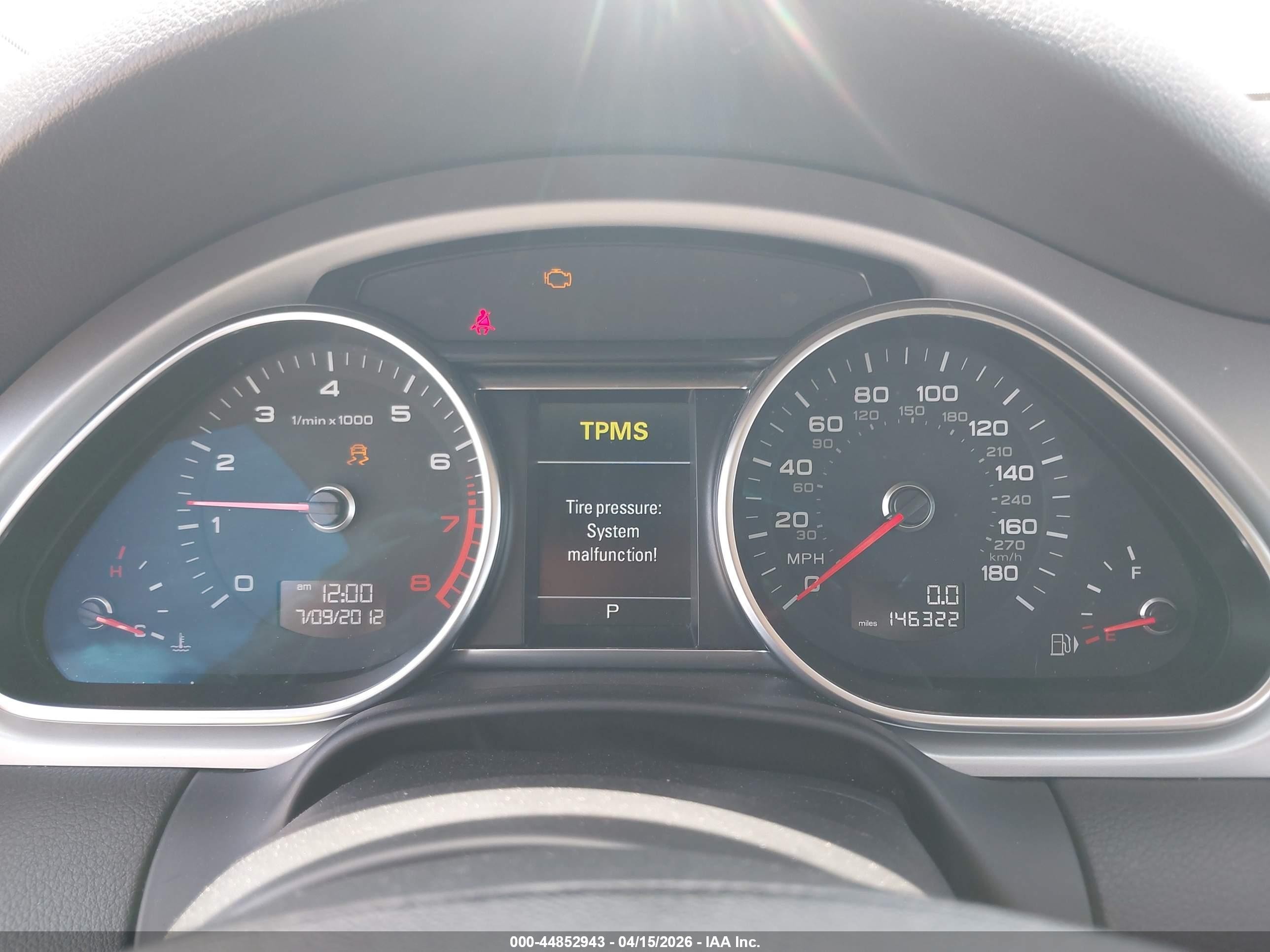 2014 Audi Q7 3.0t Premium Silver vin: WA1LGAFE4ED005990