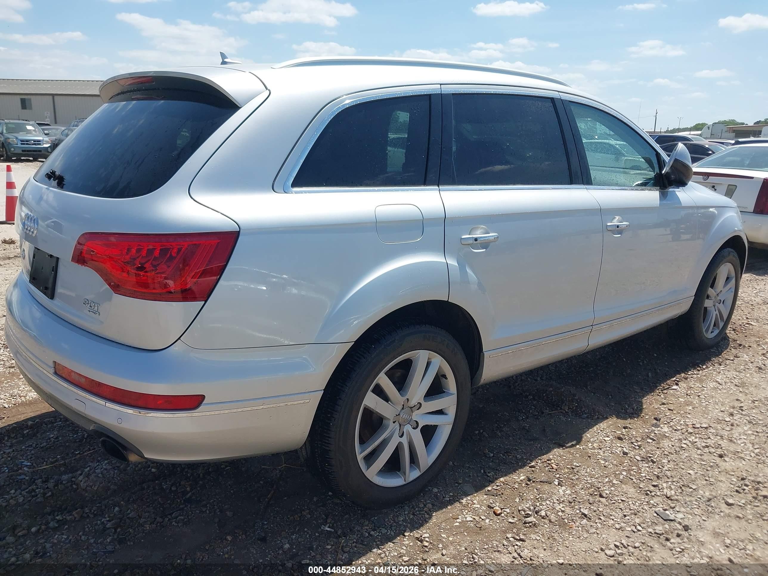 2014 Audi Q7 3.0t Premium Silver vin: WA1LGAFE4ED005990