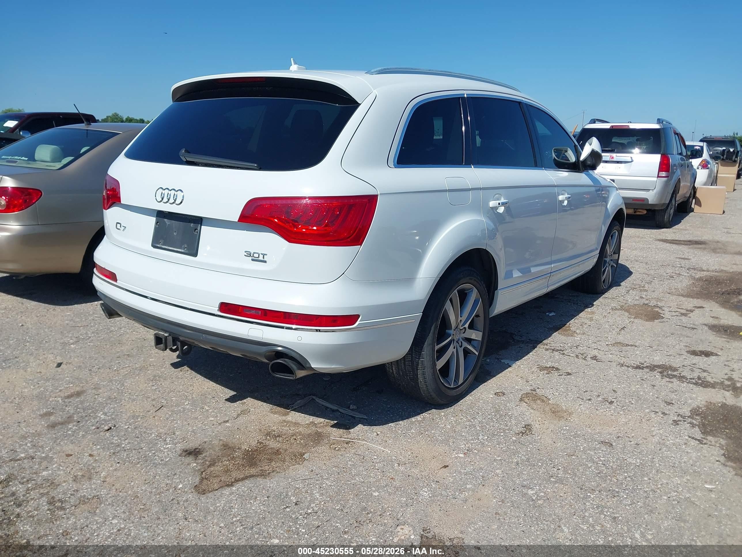 2014 Audi Q7 3.0t Premium White vin: WA1LGAFE4ED010722