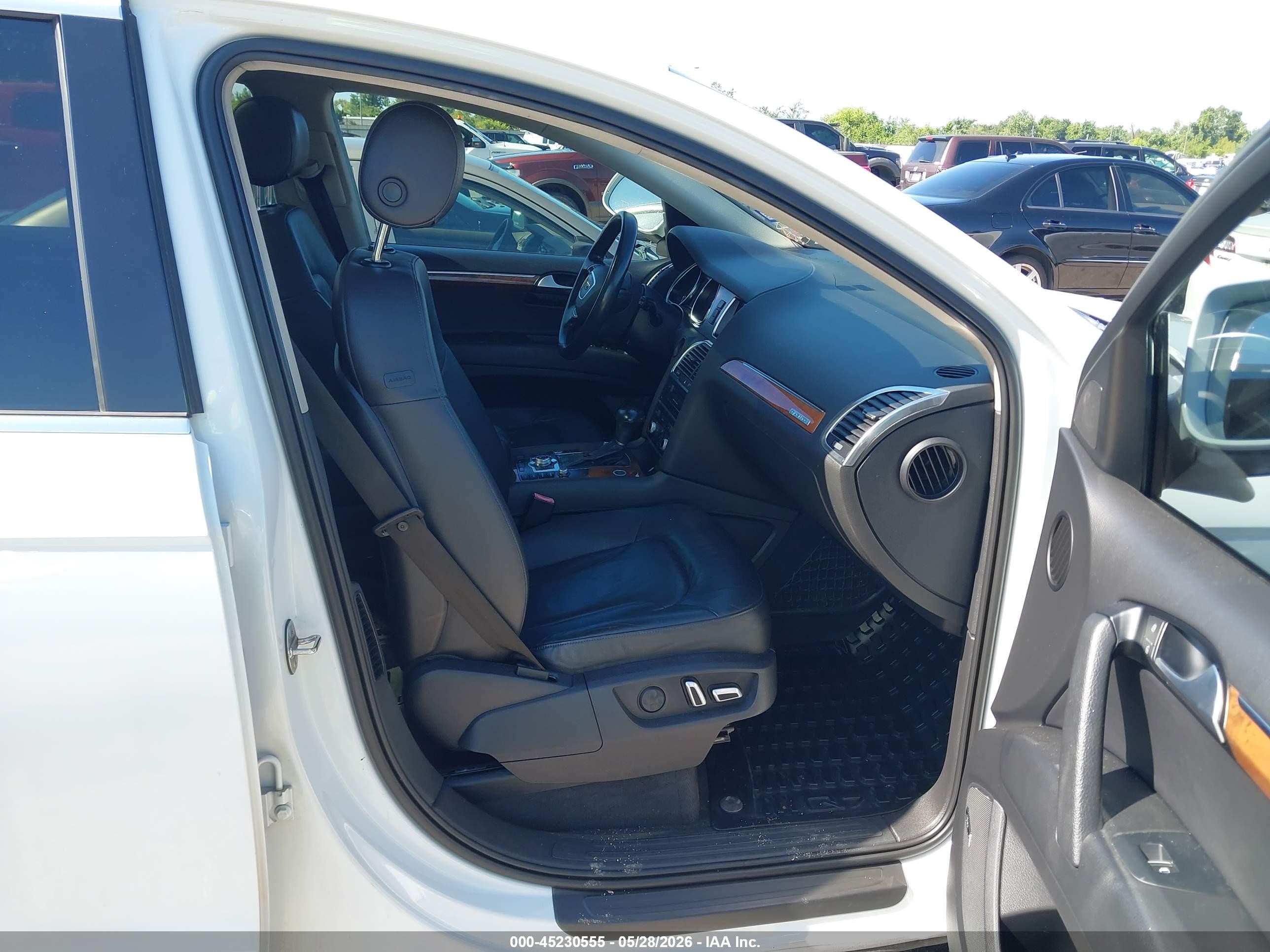2014 Audi Q7 3.0t Premium White vin: WA1LGAFE4ED010722