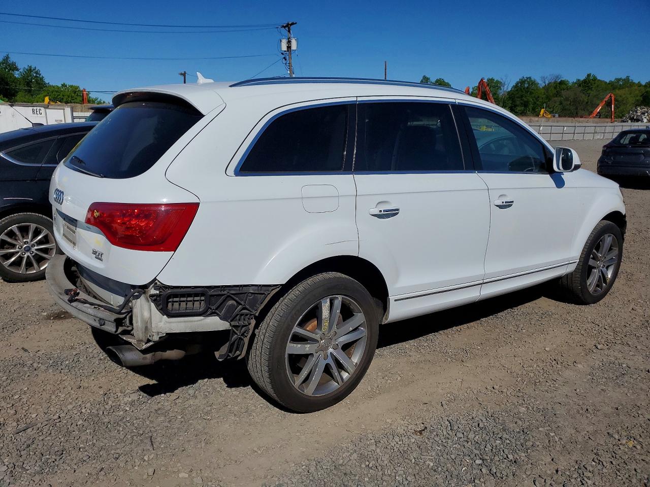 2015 Audi Q7 Premium Plus White vin: WA1LGAFE4FD015422
