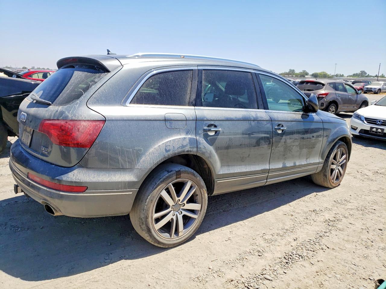 2015 Audi Q7 Premium Plus Gray vin: WA1LGAFE4FD024654
