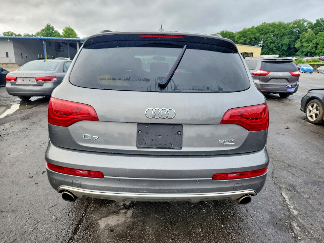 2015 Audi Q7 Premium Plus Gray vin: WA1LGAFE4FD027540