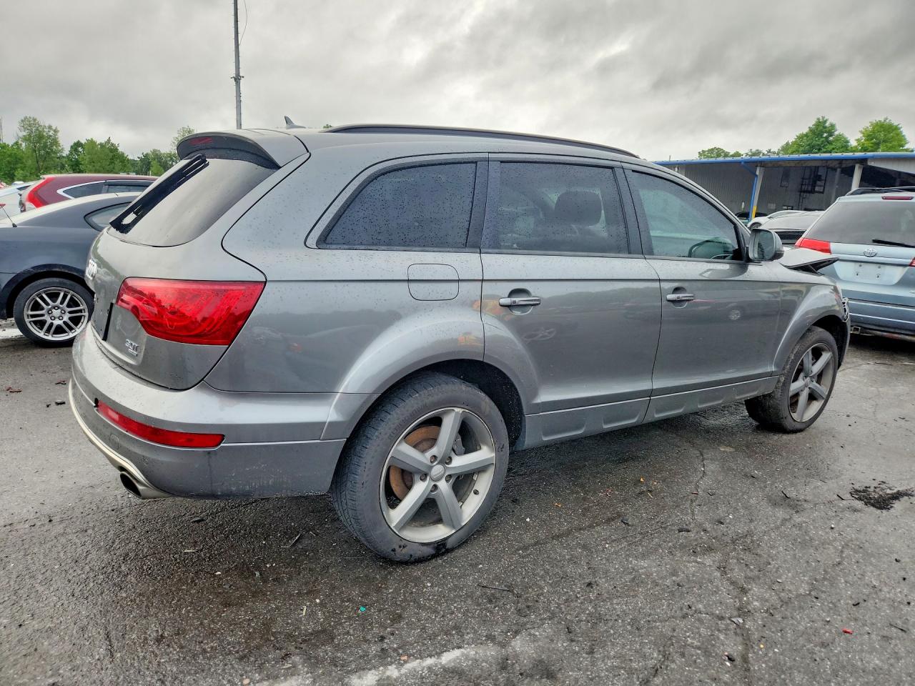 2015 Audi Q7 Premium Plus Gray vin: WA1LGAFE4FD027540