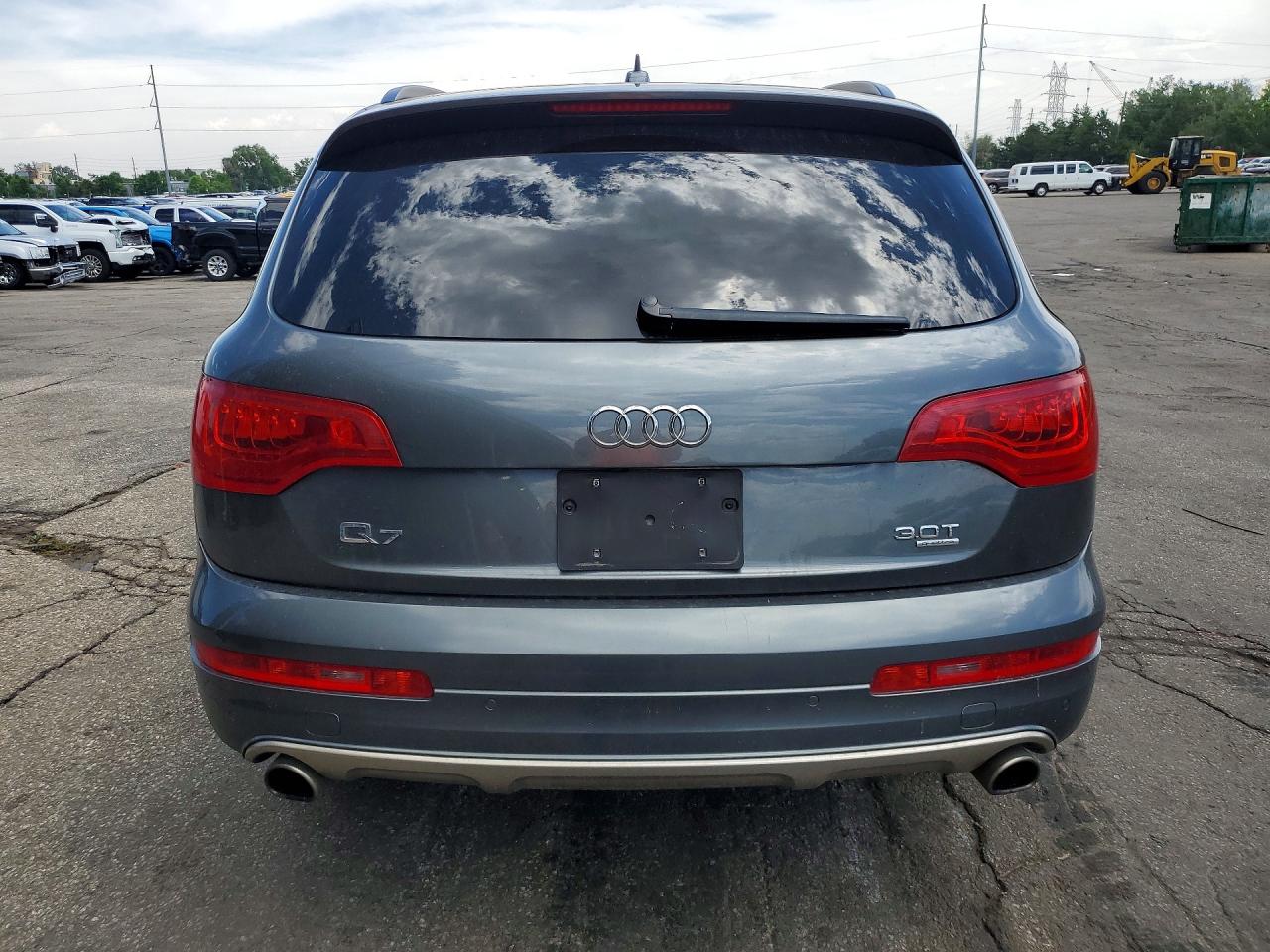 2015 Audi Q7 Premium Plus Серый vin: WA1LGAFE4FD029837