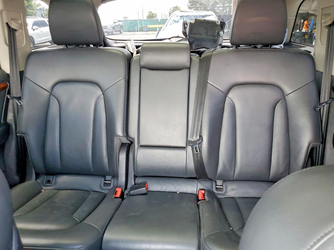 2015 Audi Q7 Premium Plus Серый vin: WA1LGAFE4FD029837
