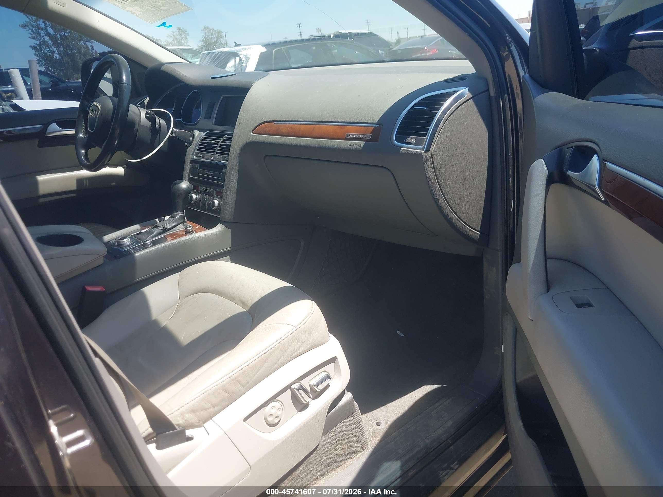 2011 Audi Q7 3.0t Premium Gray vin: WA1LGAFE5BD006562