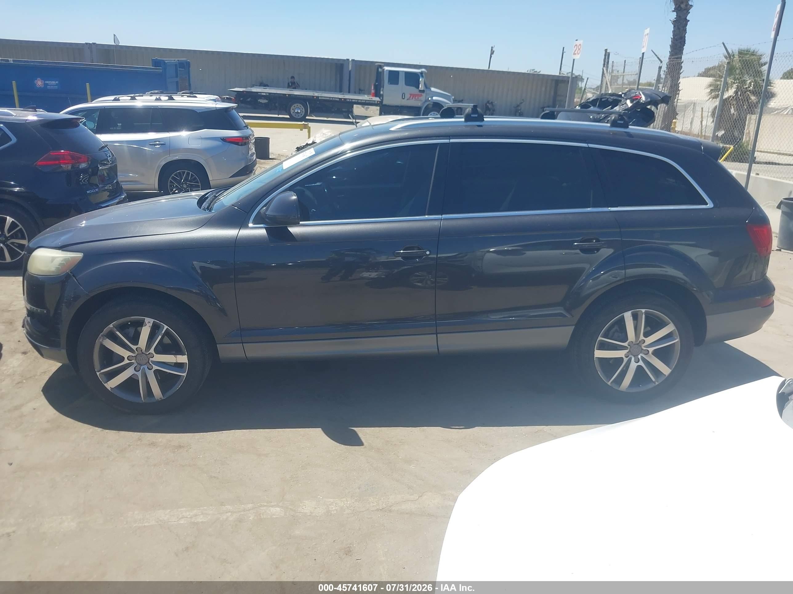 2011 Audi Q7 3.0t Premium Gray vin: WA1LGAFE5BD006562