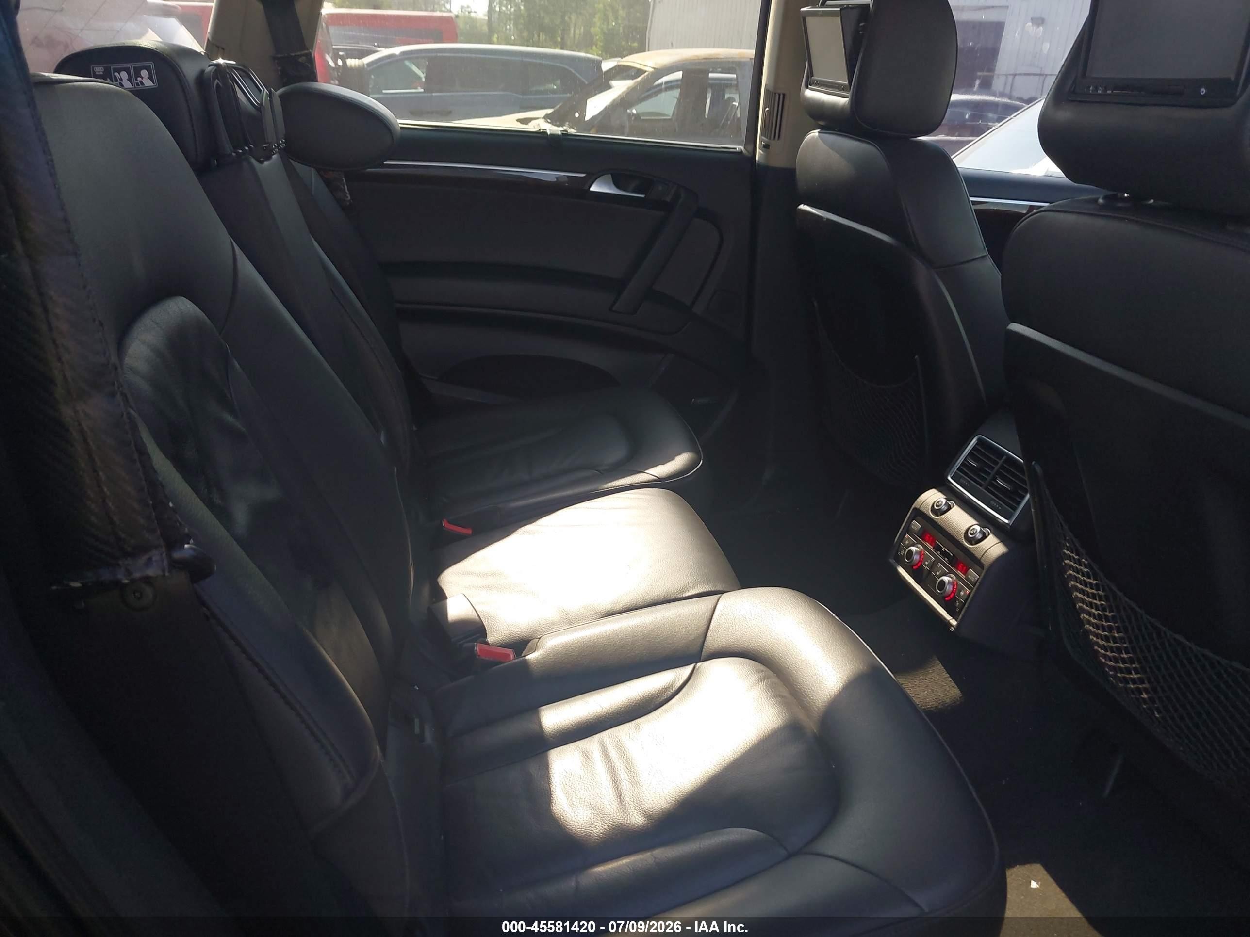 2011 Audi Q7 3.0t Premium Gray vin: WA1LGAFE5BD009476