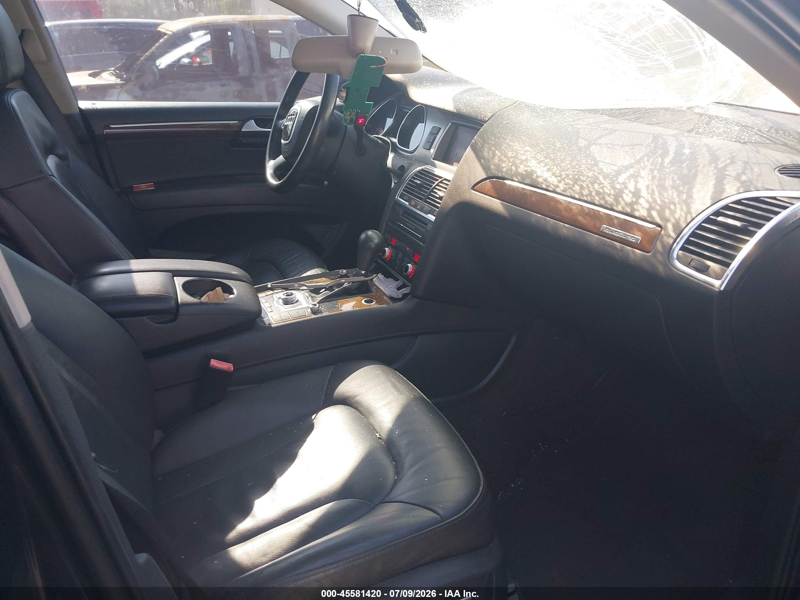 2011 Audi Q7 3.0t Premium Gray vin: WA1LGAFE5BD009476