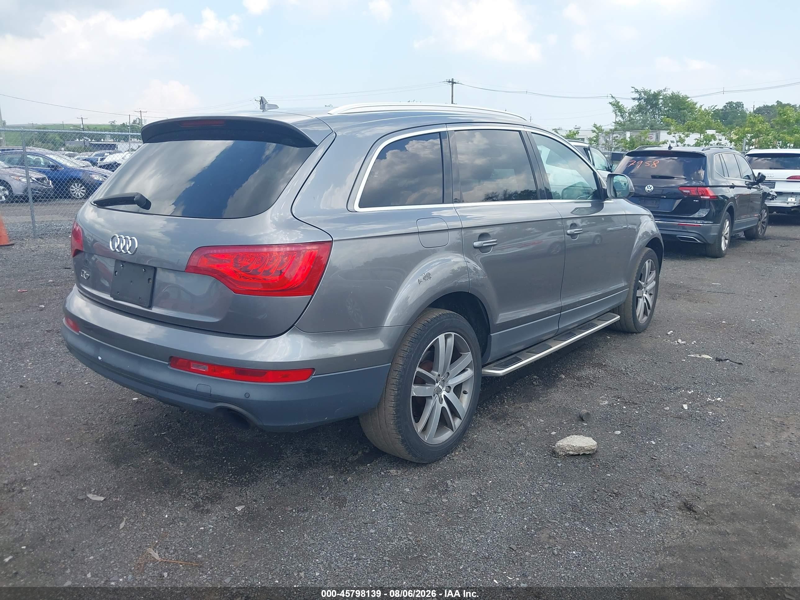 2011 Audi Q7 3.0t Premium Серый vin: WA1LGAFE5BR009803