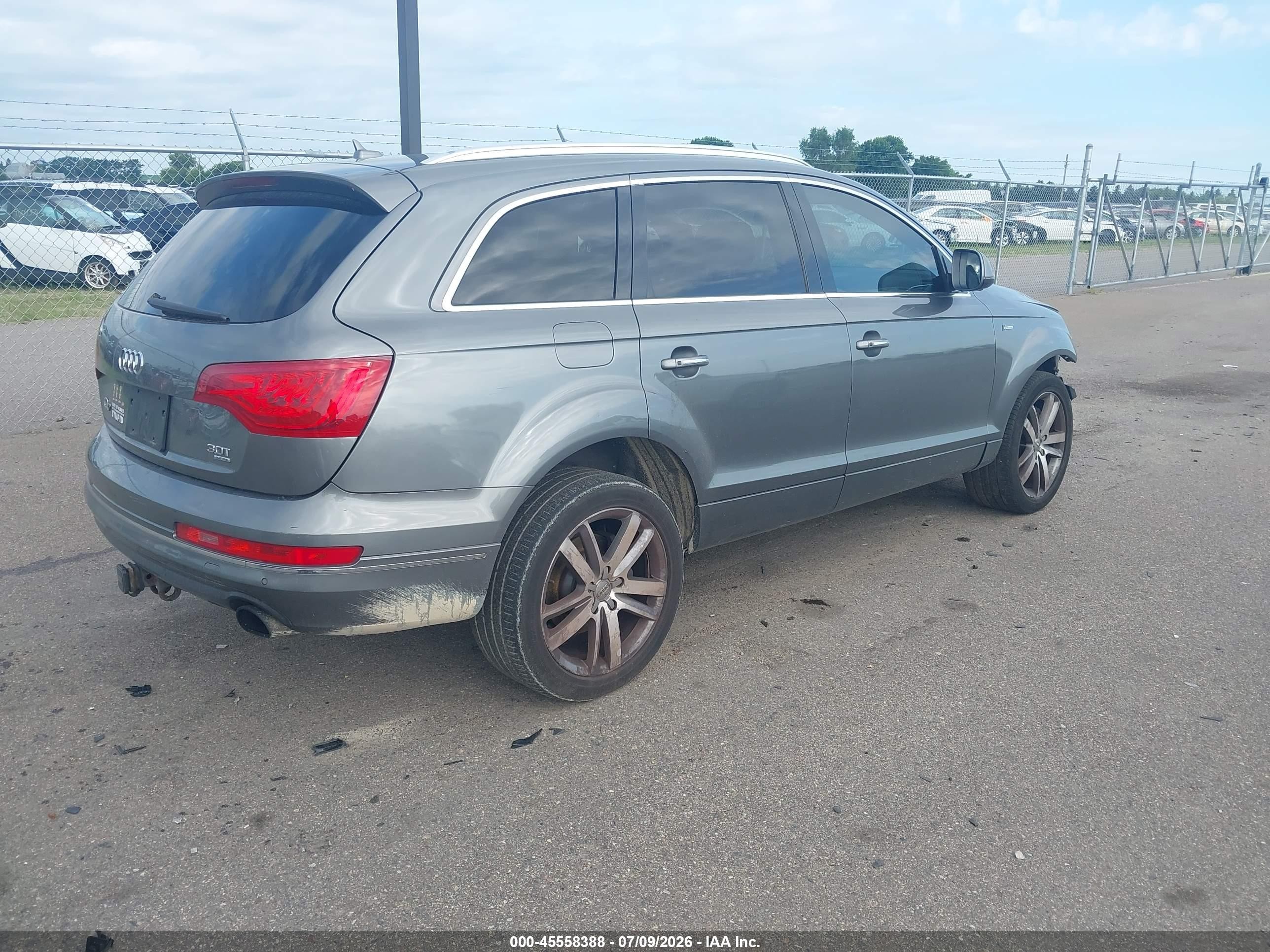 2014 Audi Q7 3.0t Premium Gray vin: WA1LGAFE5ED011877