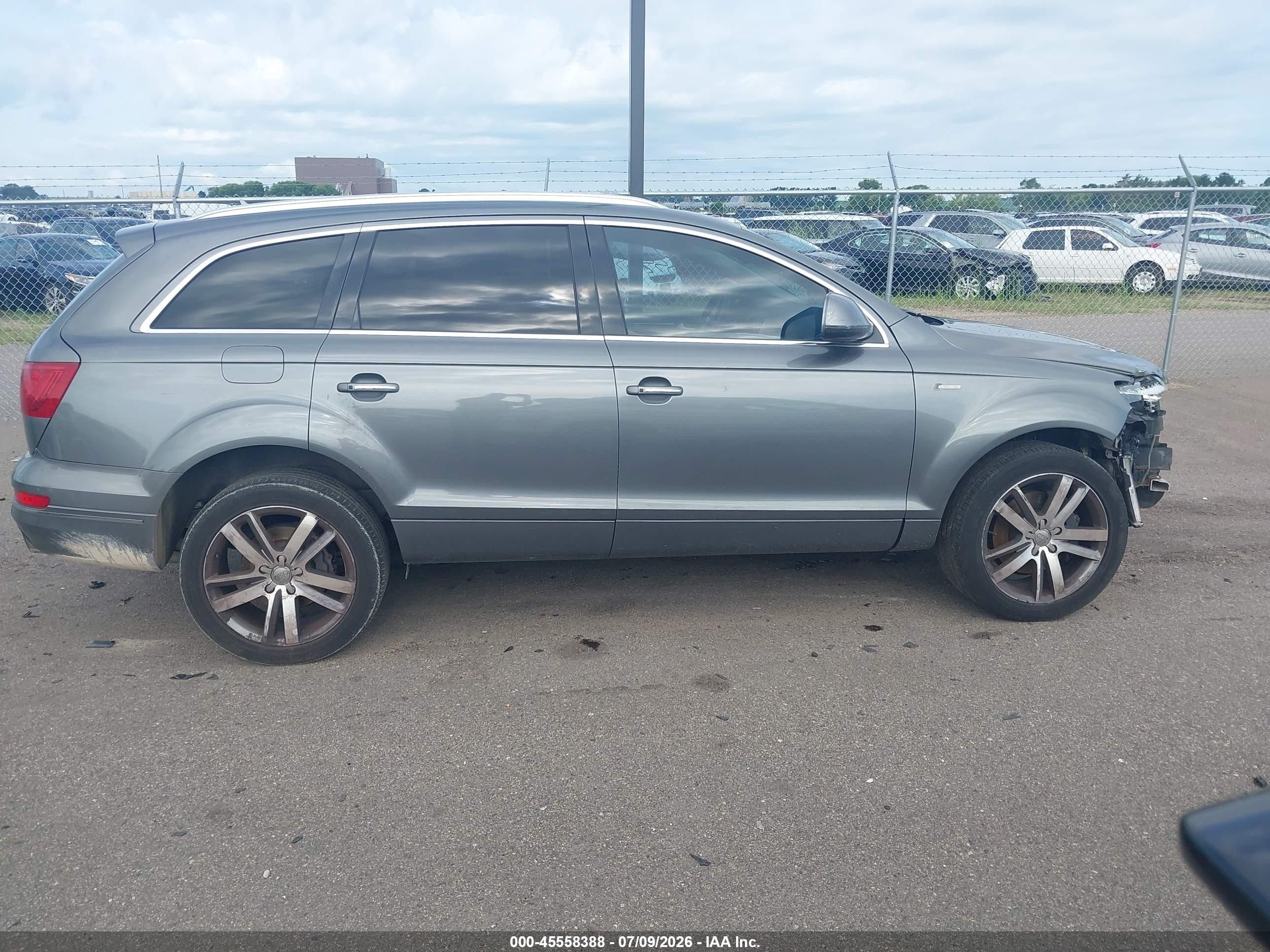 2014 Audi Q7 3.0t Premium Gray vin: WA1LGAFE5ED011877