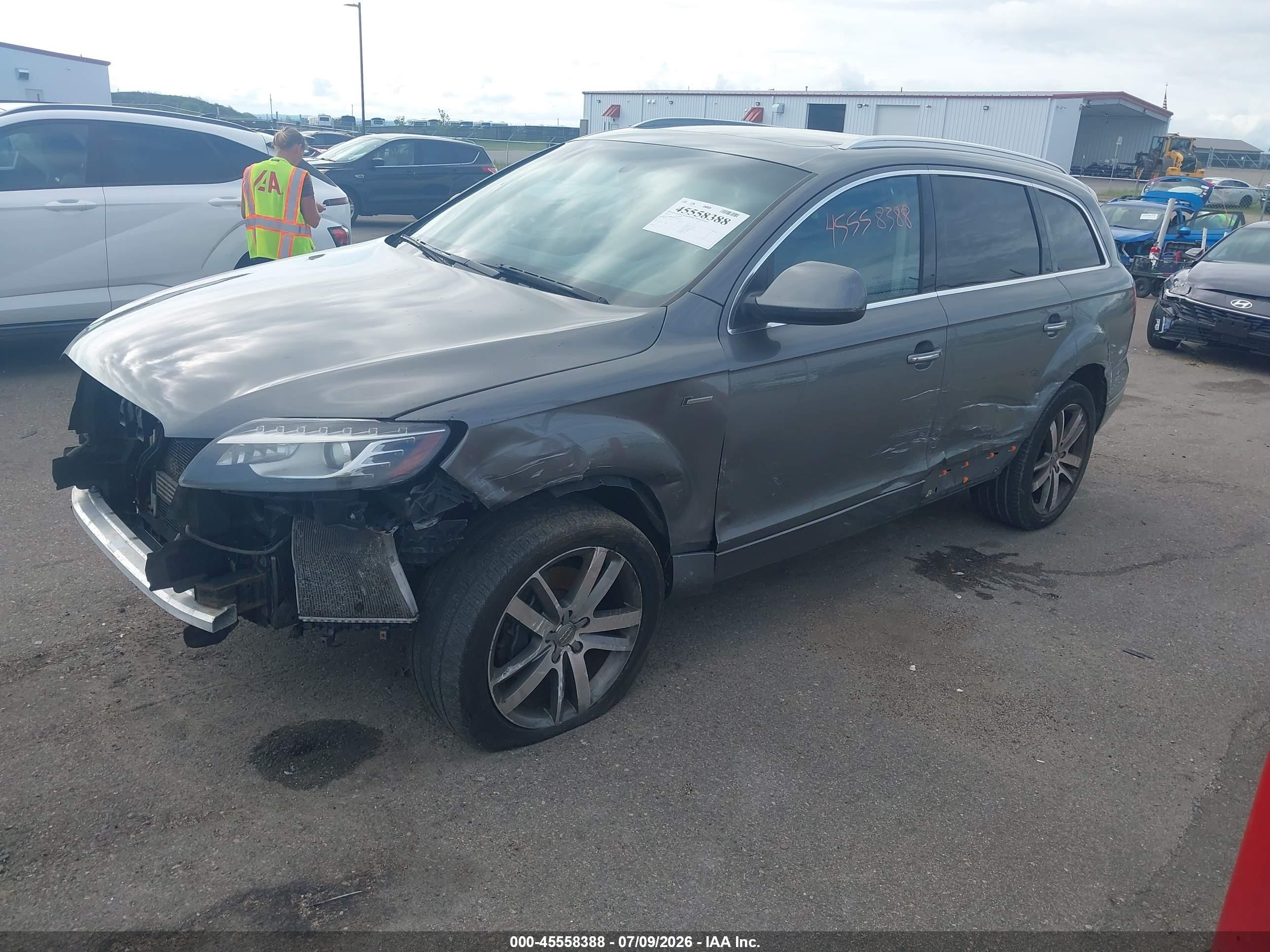 2014 Audi Q7 3.0t Premium Gray vin: WA1LGAFE5ED011877