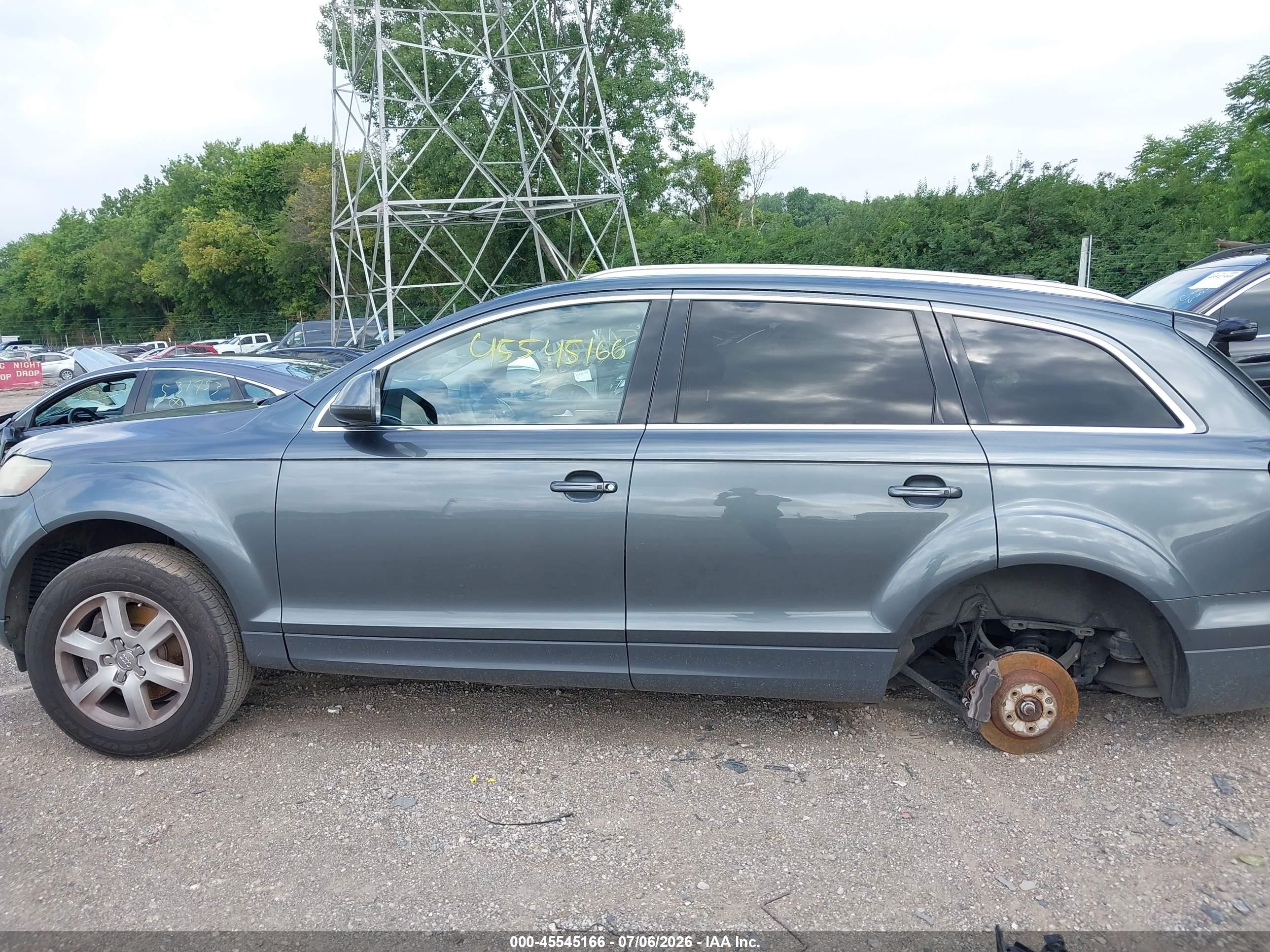 2014 Audi Q7 3.0t Premium Gray vin: WA1LGAFE5ED019400