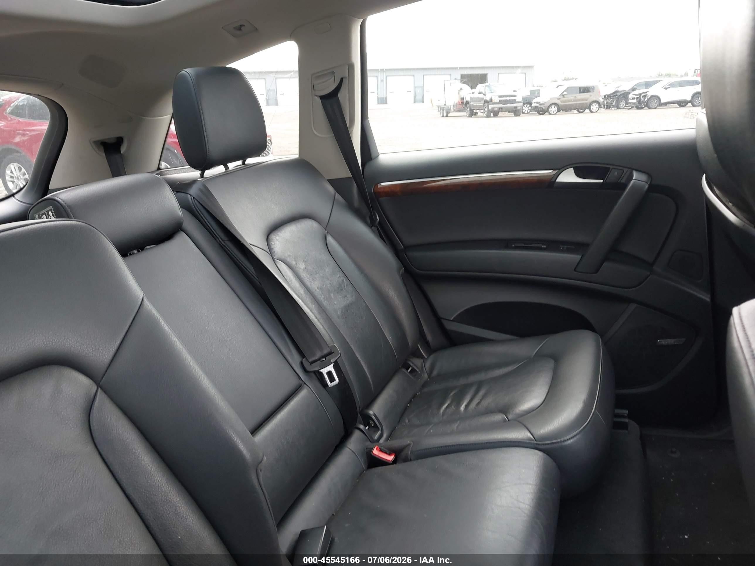 2014 Audi Q7 3.0t Premium Gray vin: WA1LGAFE5ED019400