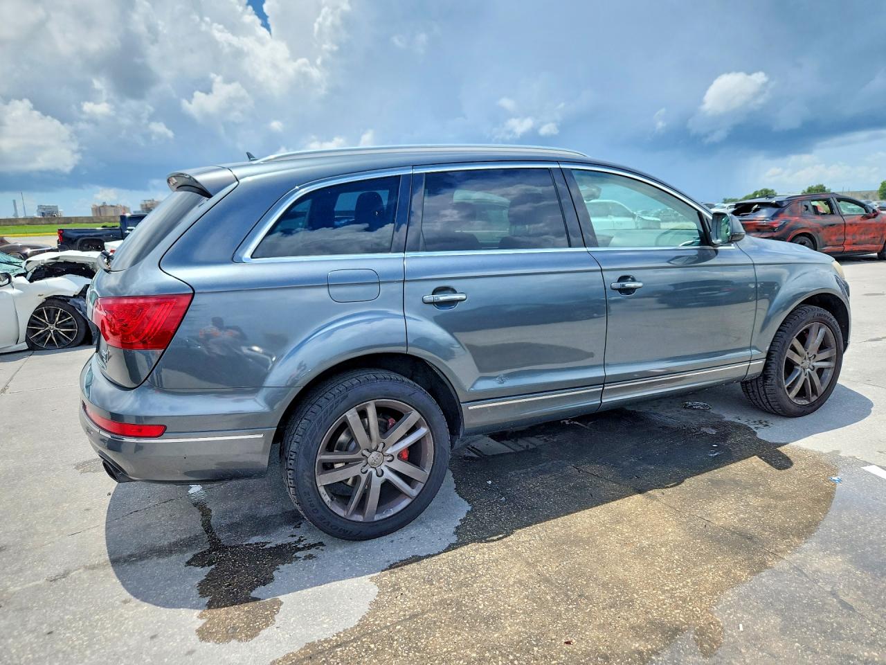 2015 Audi Q7 Premium Plus Gray vin: WA1LGAFE5FD008382