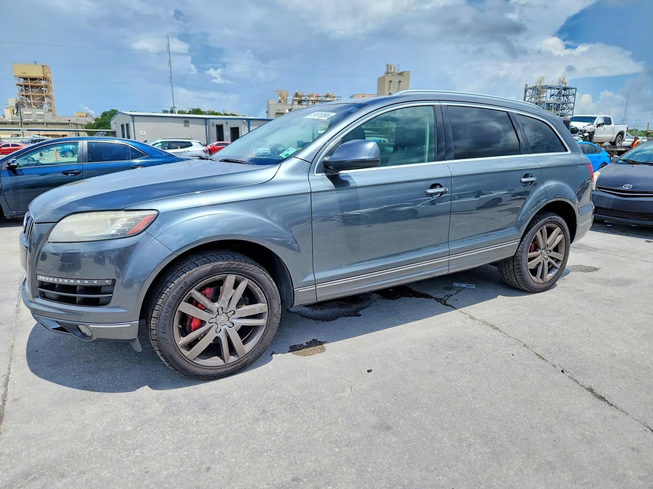 2015 Audi Q7 Premium Plus Gray vin: WA1LGAFE5FD008382
