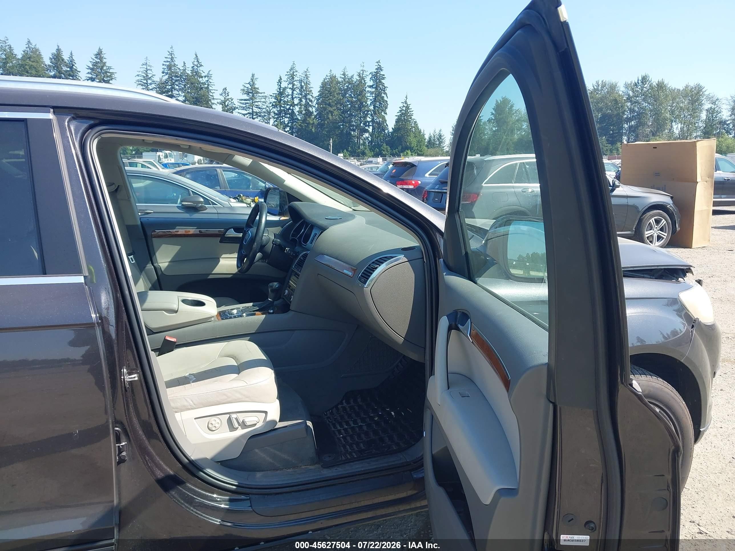 2015 Audi Q7 3.0t Premium Черный vin: WA1LGAFE5FD009015