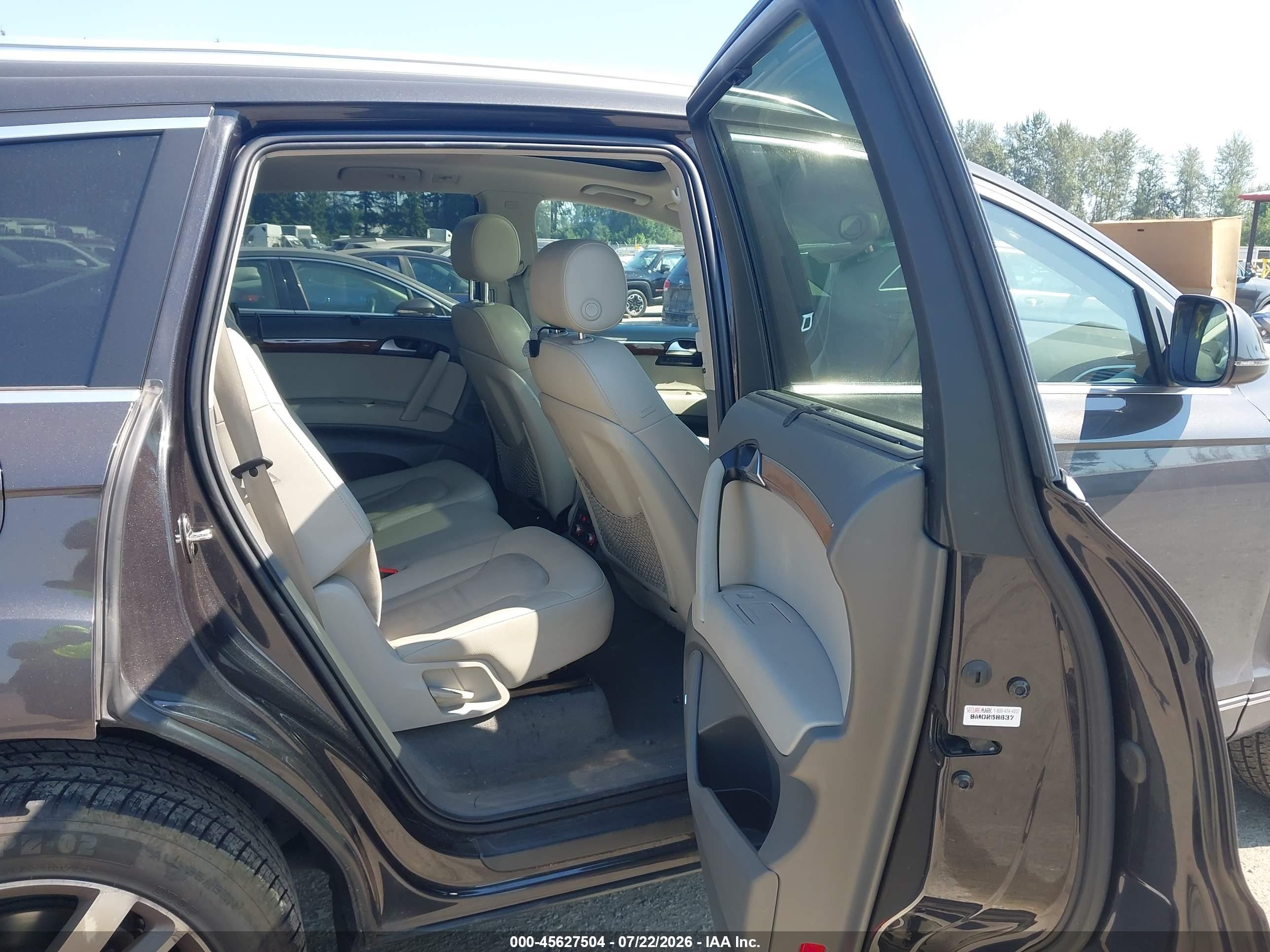 2015 Audi Q7 3.0t Premium Черный vin: WA1LGAFE5FD009015