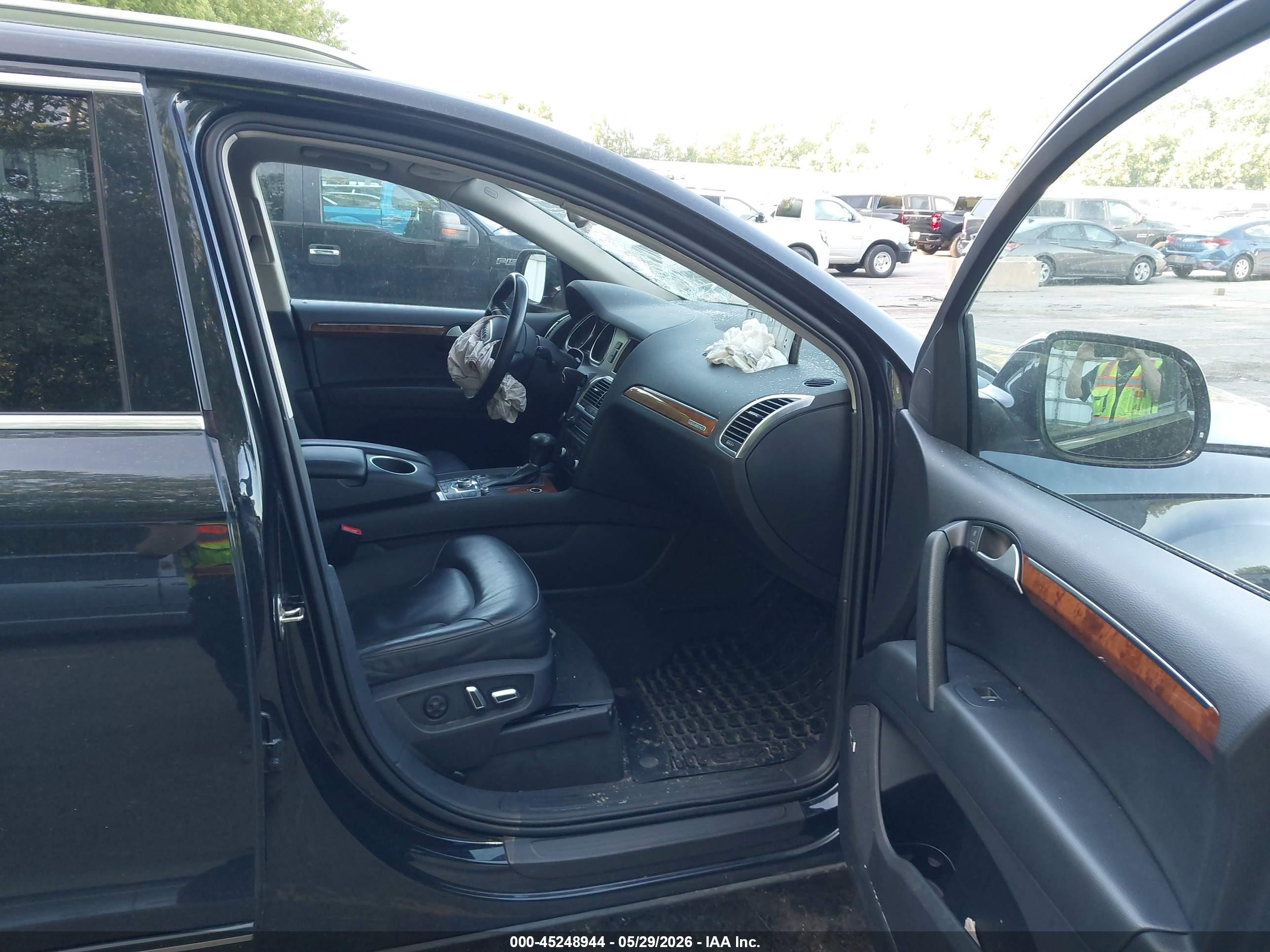 2015 Audi Q7 3.0t Premium Black vin: WA1LGAFE5FD022993
