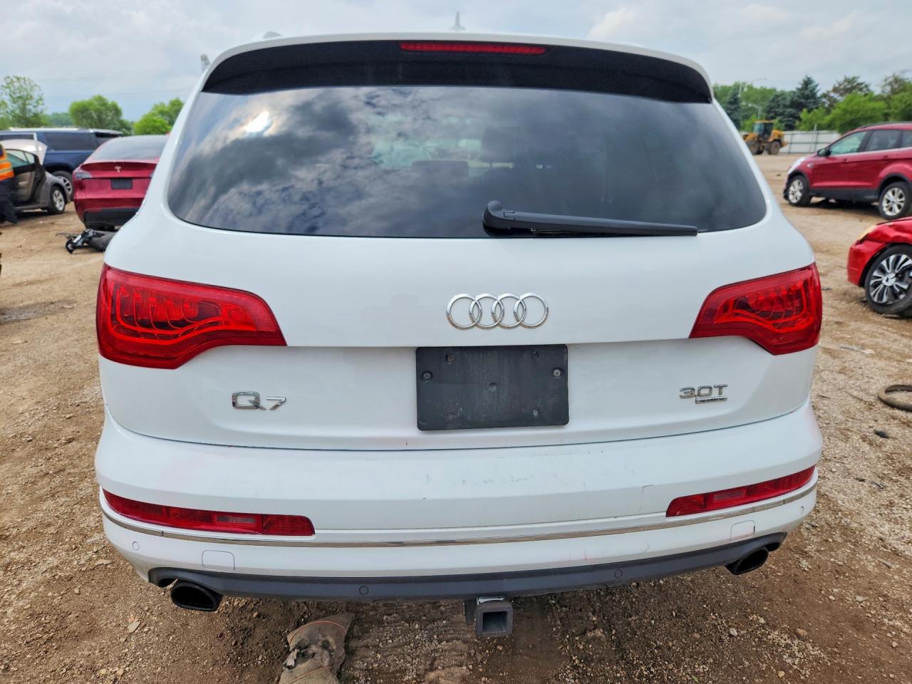 2015 Audi Q7 Premium Plus White vin: WA1LGAFE5FD023089