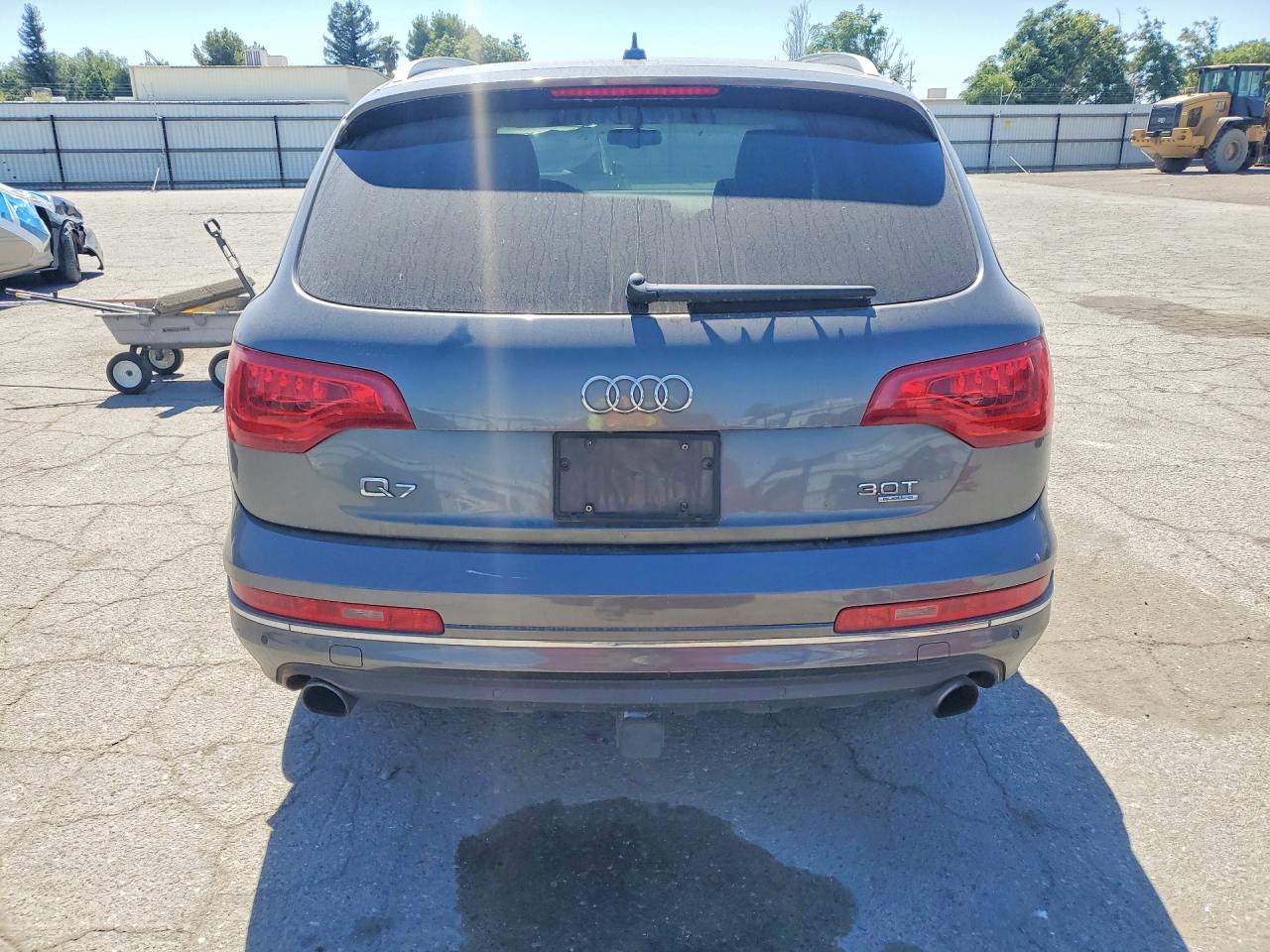 2015 Audi Q7 Premium Plus Gray vin: WA1LGAFE5FD032858