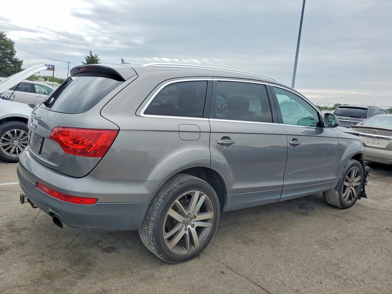 2013 Audi Q7 Premium Plus Gray vin: WA1LGAFE6DD016035