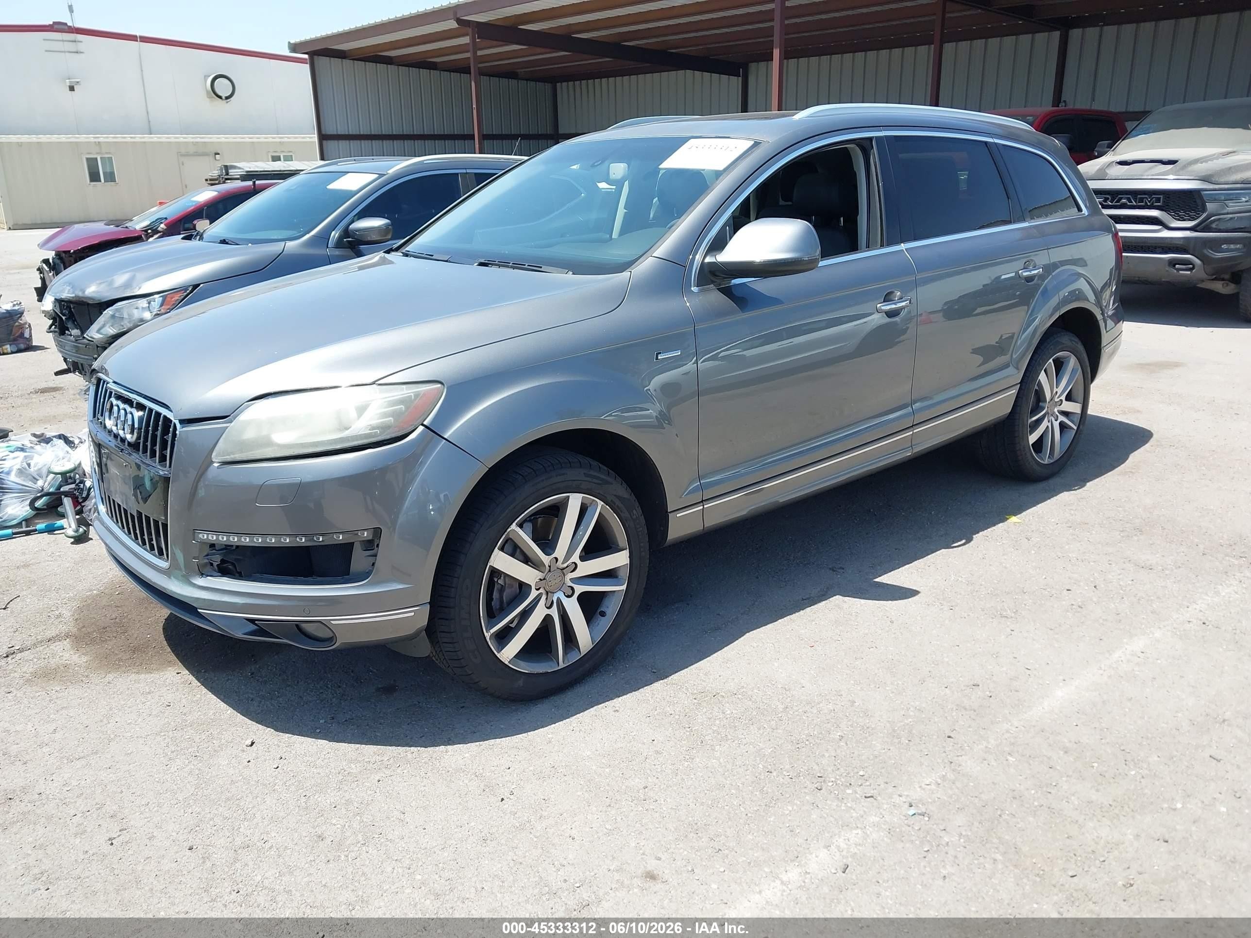 2014 Audi Q7 3.0t Premium Gray vin: WA1LGAFE6ED020569