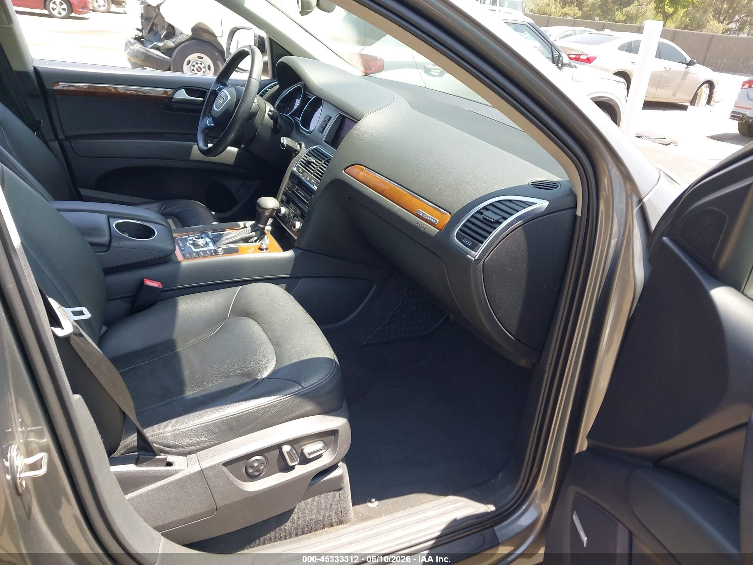 2014 Audi Q7 3.0t Premium Gray vin: WA1LGAFE6ED020569