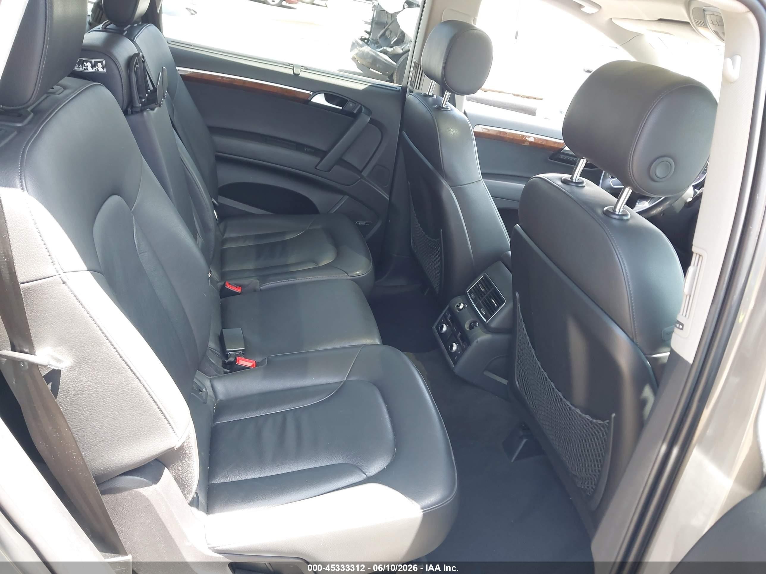 2014 Audi Q7 3.0t Premium Gray vin: WA1LGAFE6ED020569