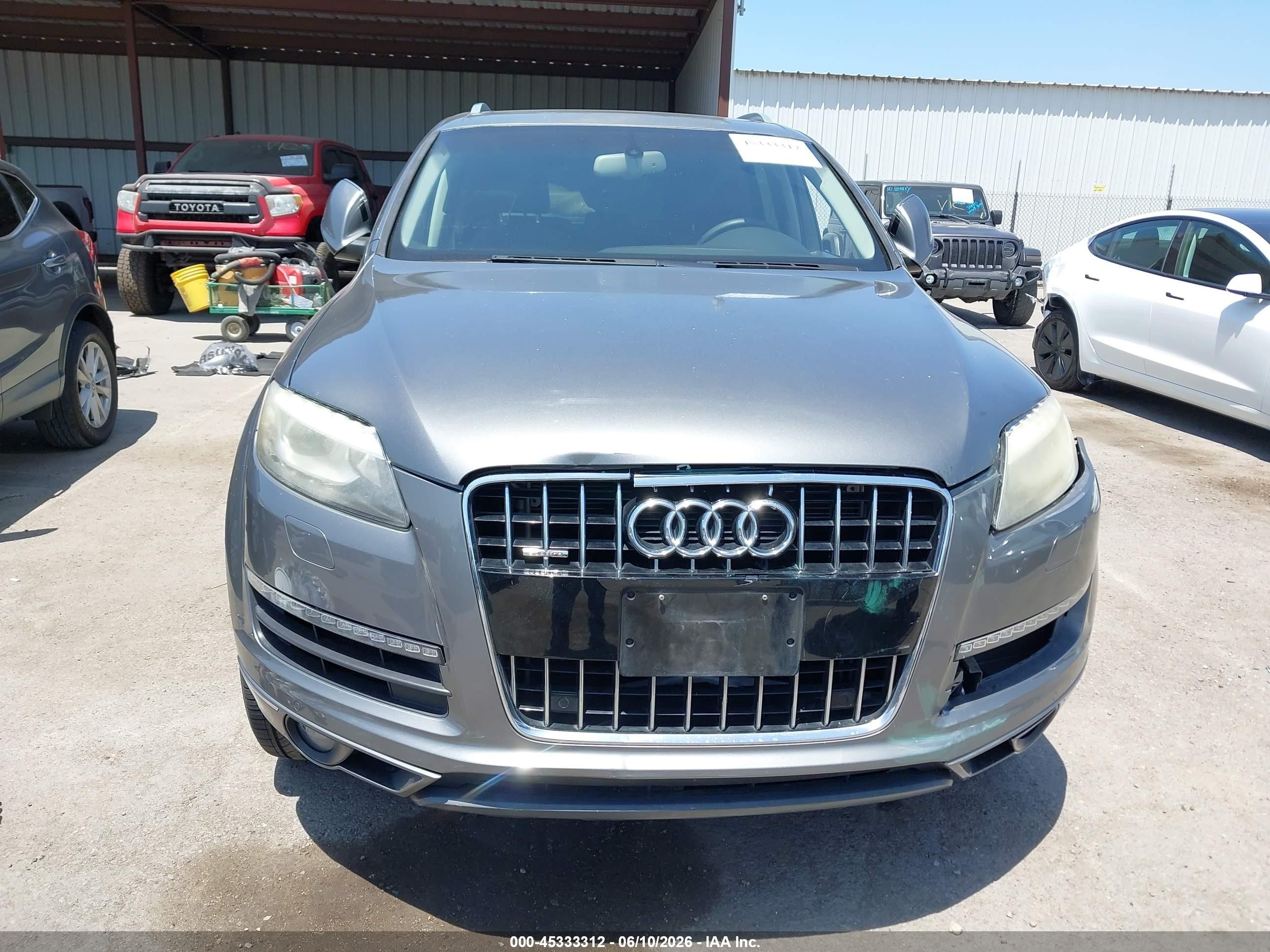 2014 Audi Q7 3.0t Premium Gray vin: WA1LGAFE6ED020569