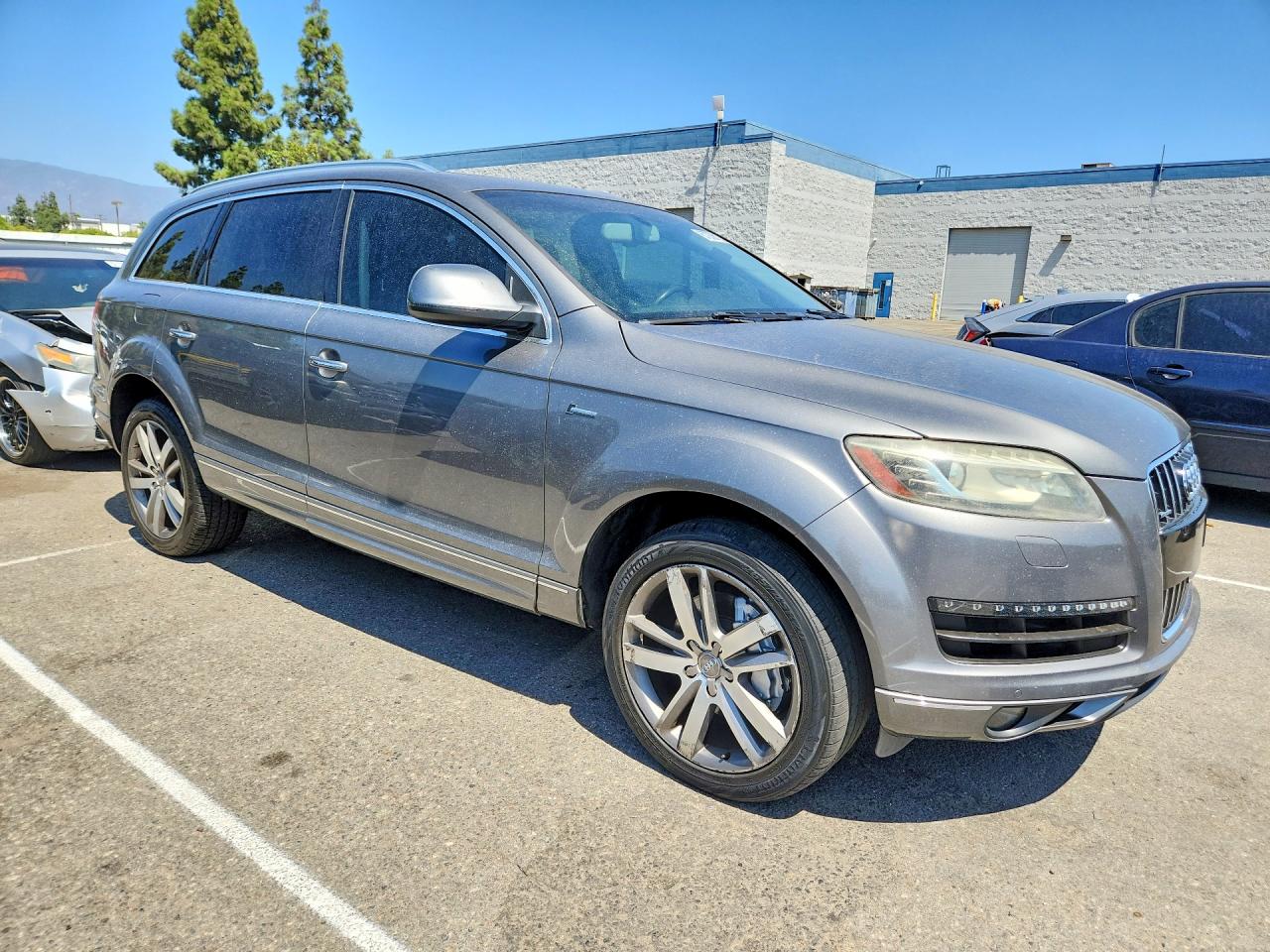 2015 Audi Q7 Premium Plus Gray vin: WA1LGAFE6FD006608