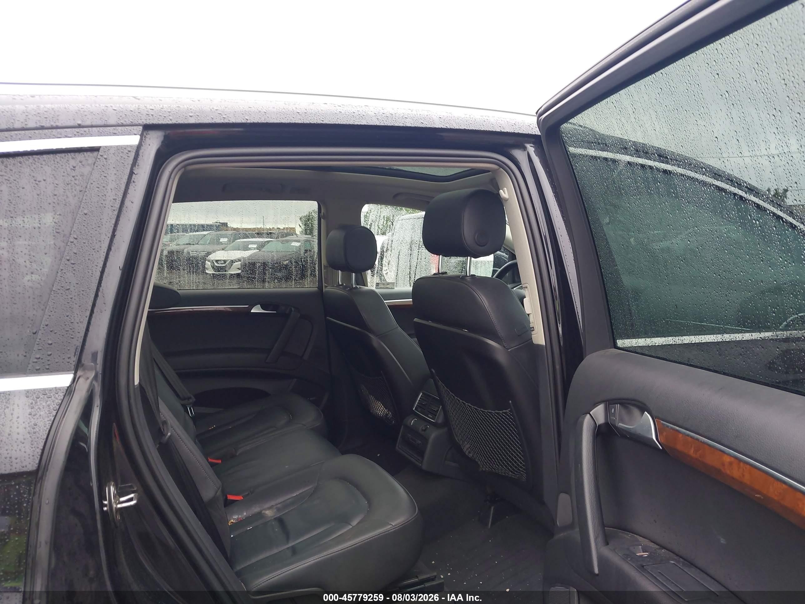2015 Audi Q7 3.0t Premium Черный vin: WA1LGAFE6FD027023