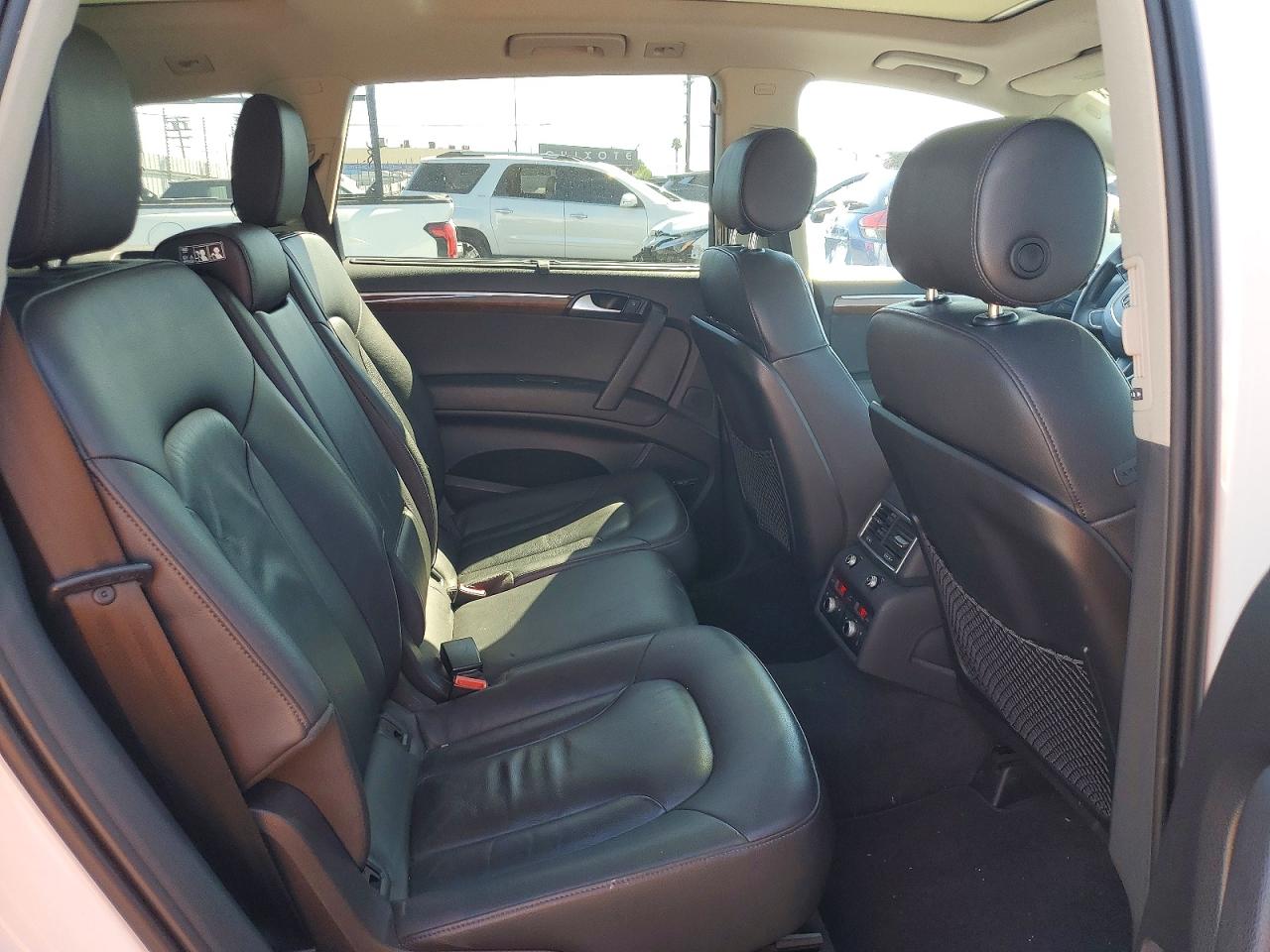 2014 Audi Q7 Premium Plus White vin: WA1LGAFE7ED013582