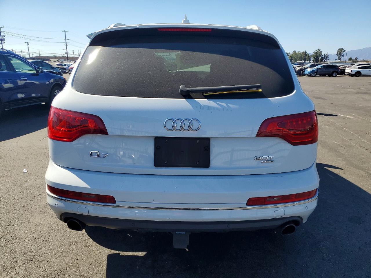 2014 Audi Q7 Premium Plus White vin: WA1LGAFE7ED013582