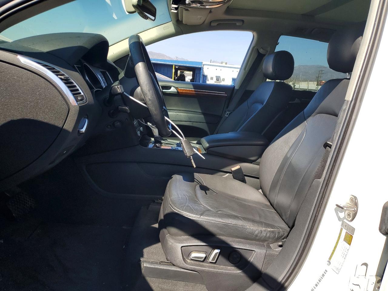 2014 Audi Q7 Premium Plus White vin: WA1LGAFE7ED013582