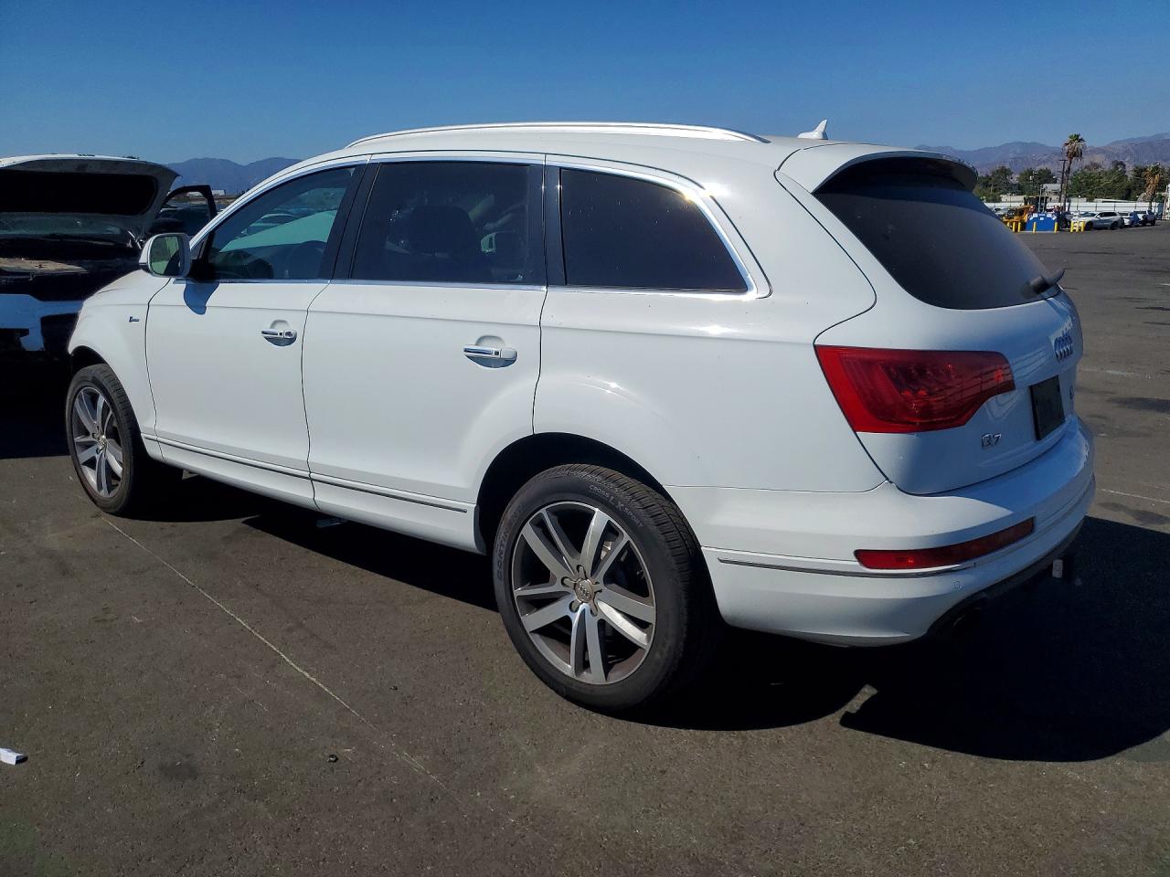 2014 Audi Q7 Premium Plus White vin: WA1LGAFE7ED013582