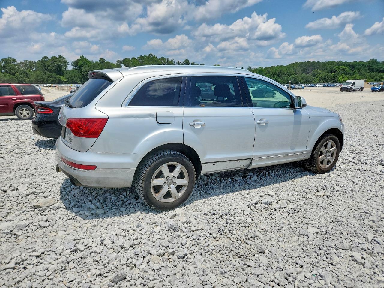 2015 Audi Q7 Premium Plus Silver vin: WA1LGAFE7FD000882