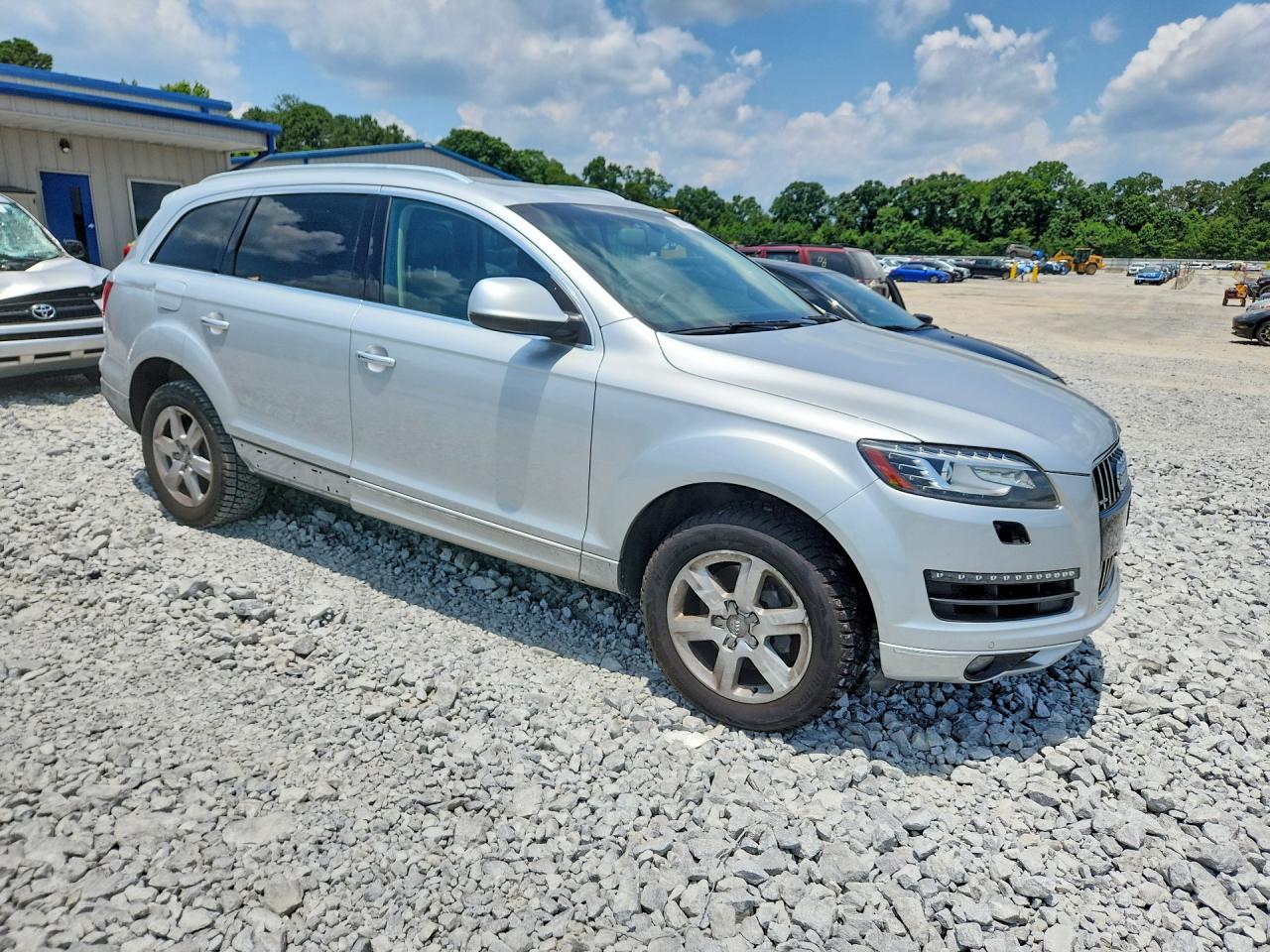 2015 Audi Q7 Premium Plus Silver vin: WA1LGAFE7FD000882