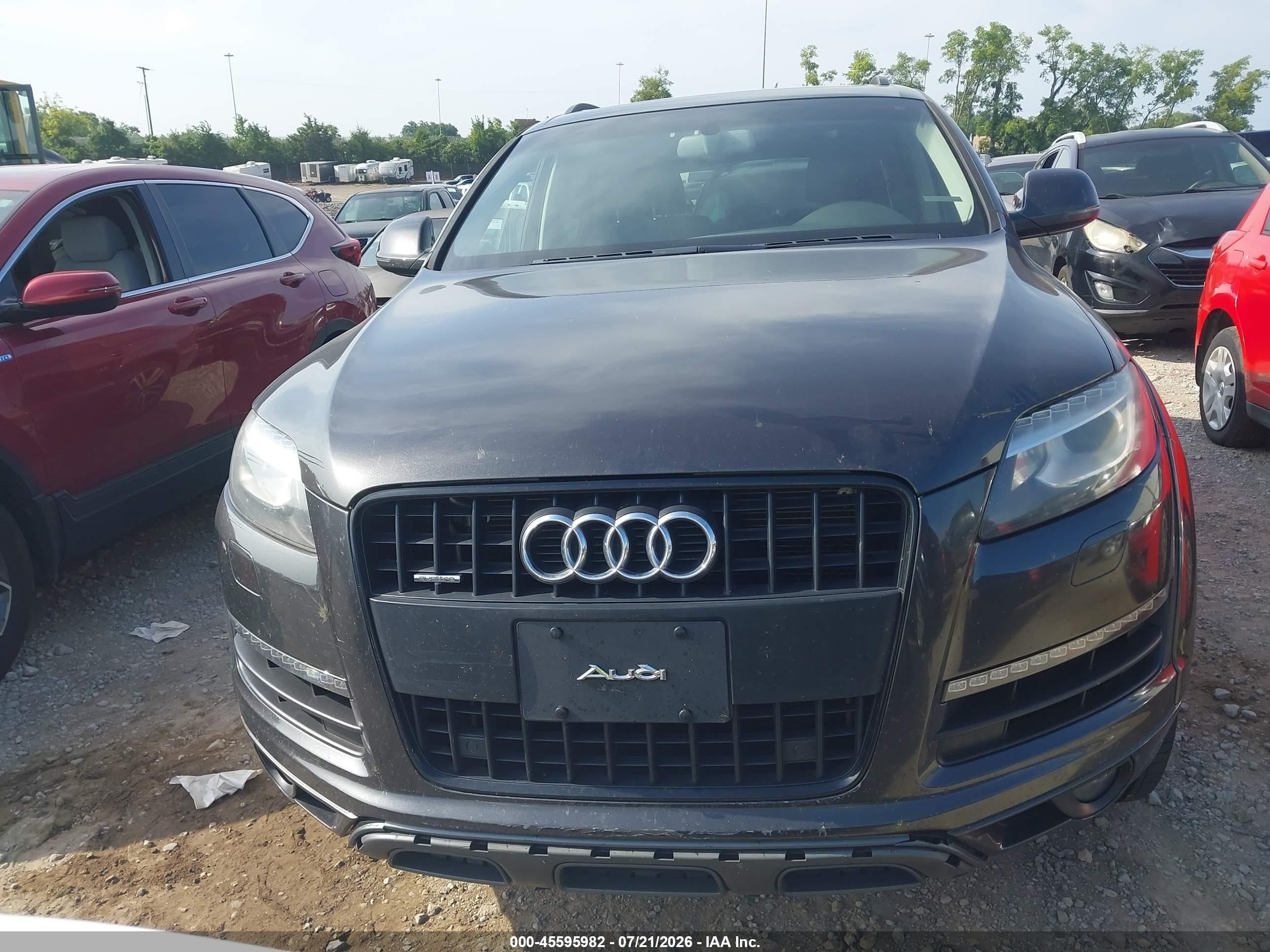 2015 Audi Q7 3.0t Premium Gray vin: WA1LGAFE7FD007931