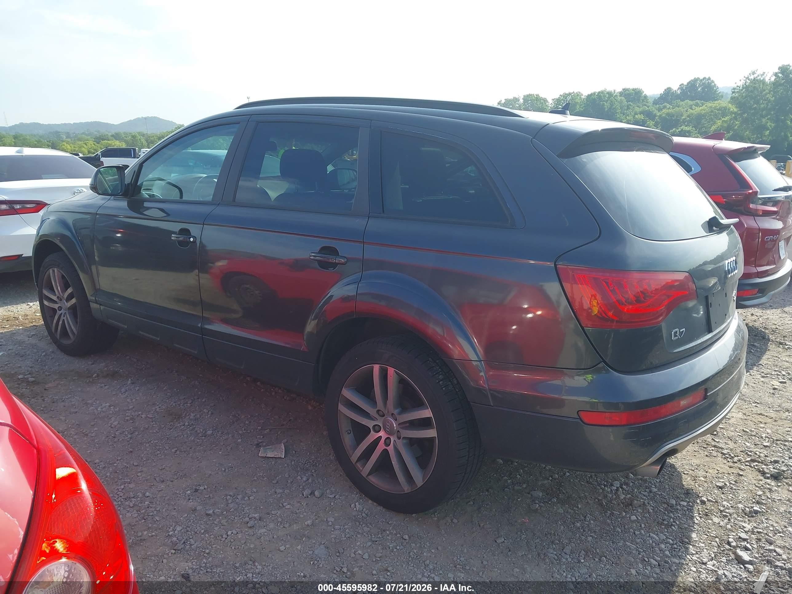 2015 Audi Q7 3.0t Premium Gray vin: WA1LGAFE7FD007931