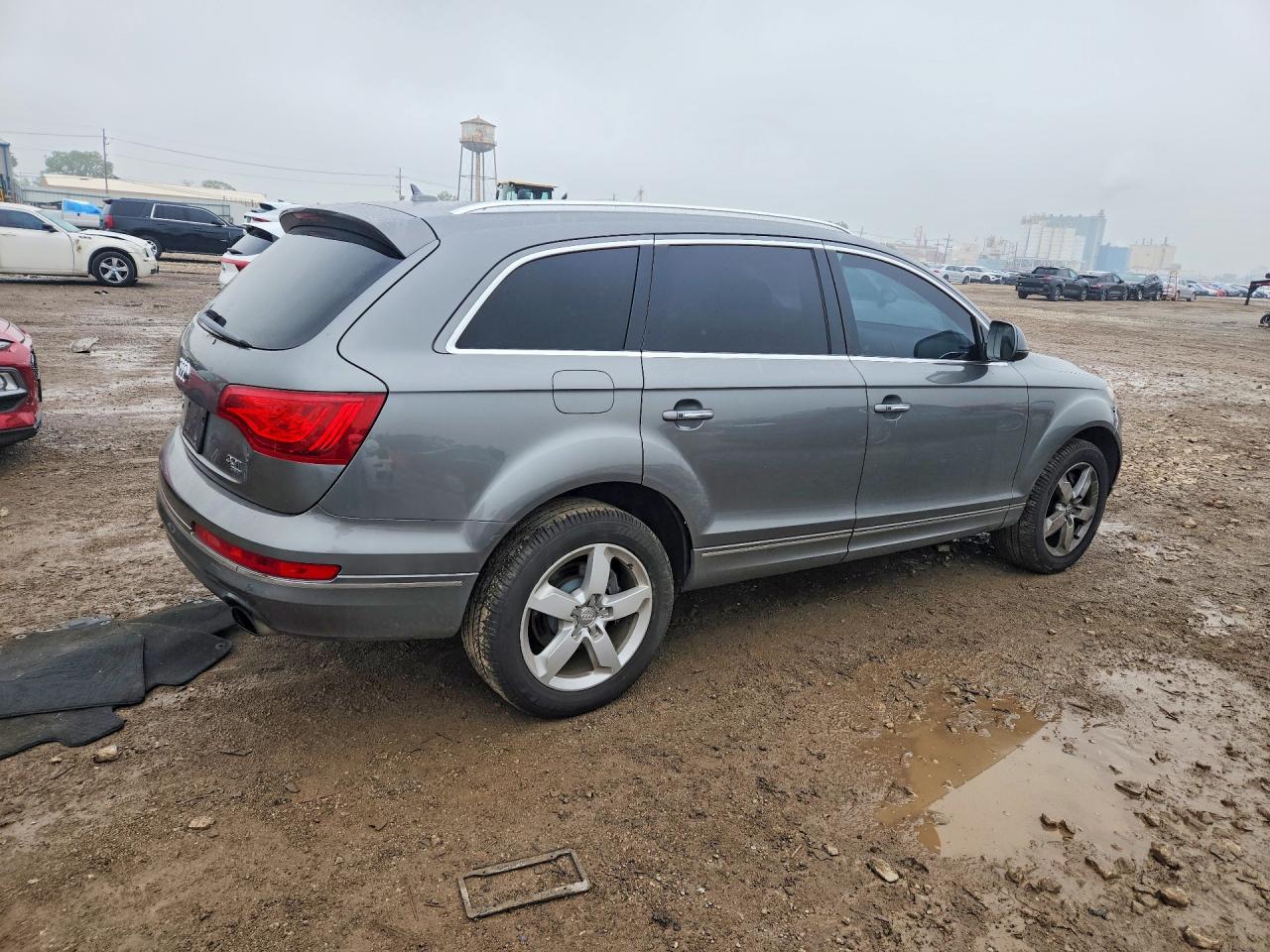 2015 Audi Q7 Premium Plus Серый vin: WA1LGAFE7FD012904